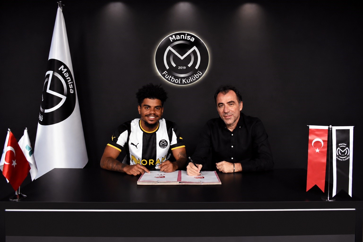 Manisa FK'dan 5 transfer hamlesi