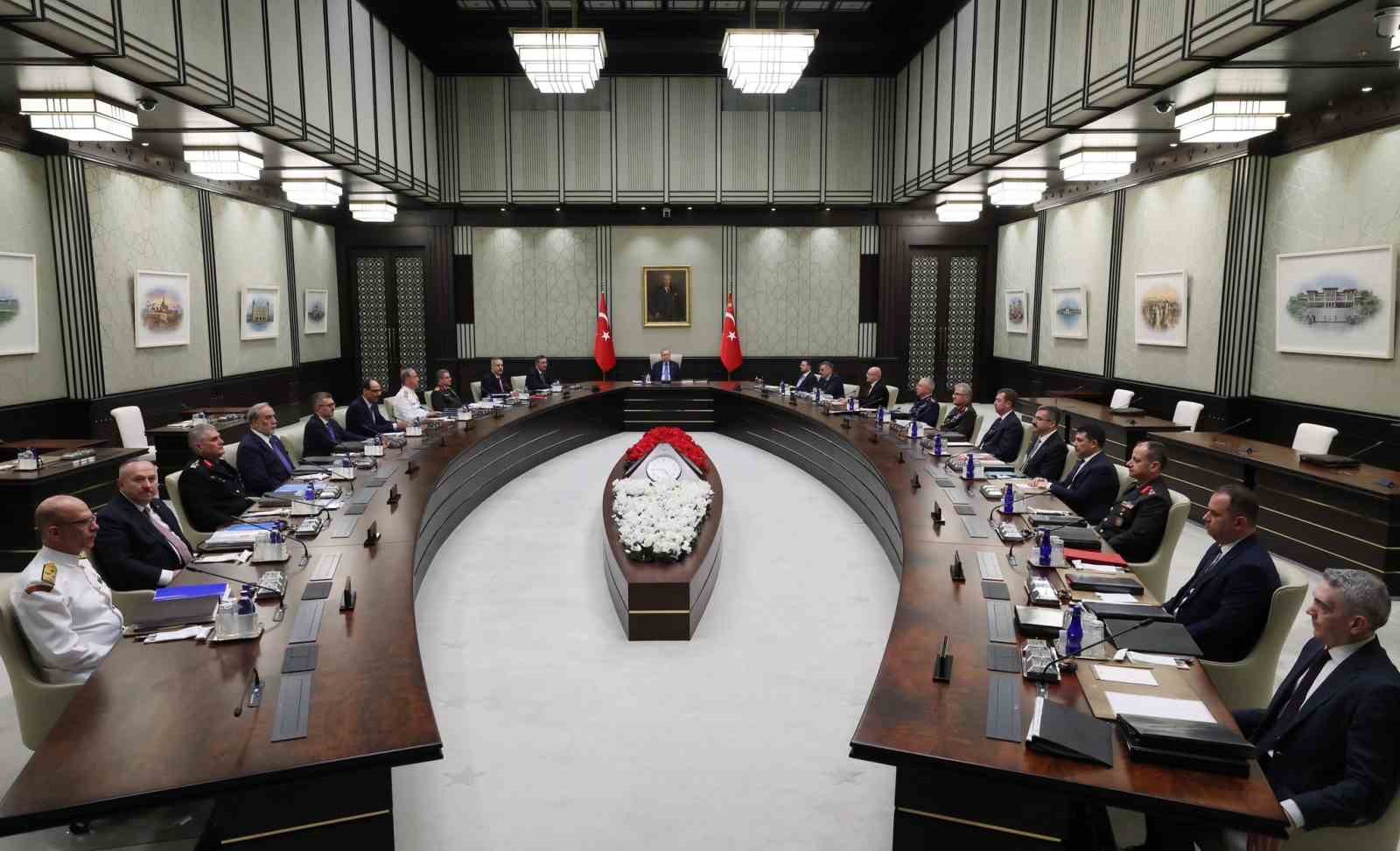 MGK Bildirisi: "Terörsüz Türkiye, terörsüz bölge hedeflerine yönelik çalışmalar değerlendirildi"