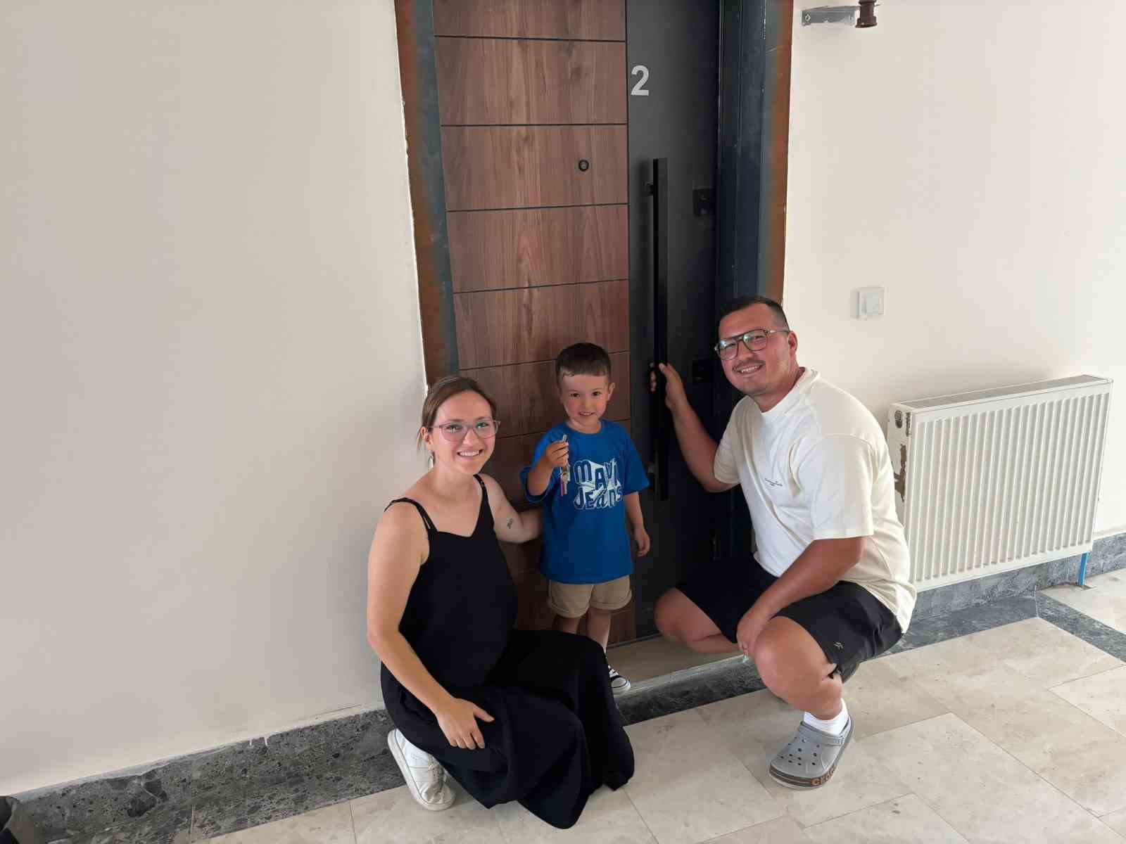 Babaeski'de TOKİ konutlarının anahtar teslim heyecanı yaşandı