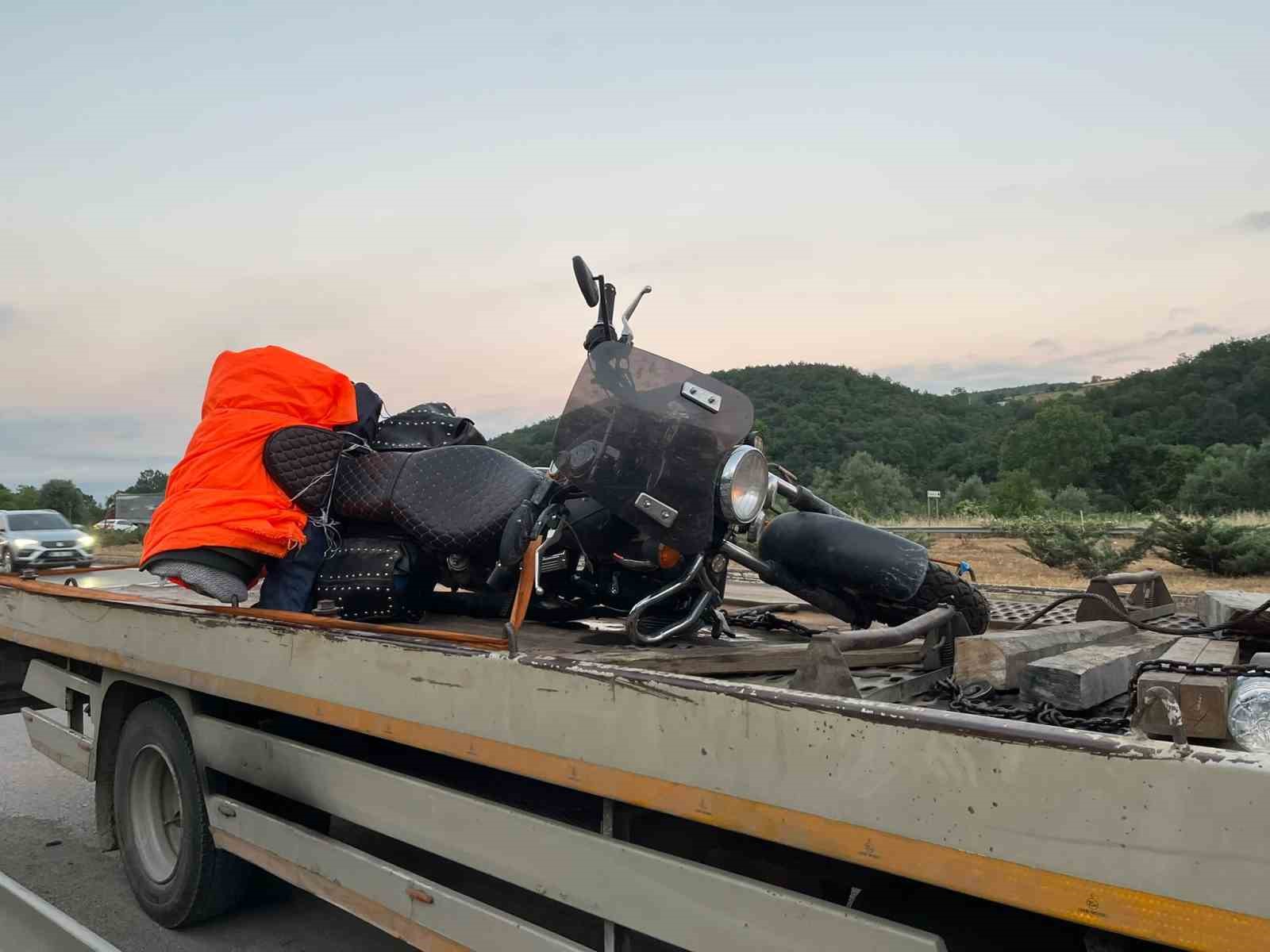 Samsun'da köpeğe çarpan motosikletteki sürücü ve yolcu yaralandı