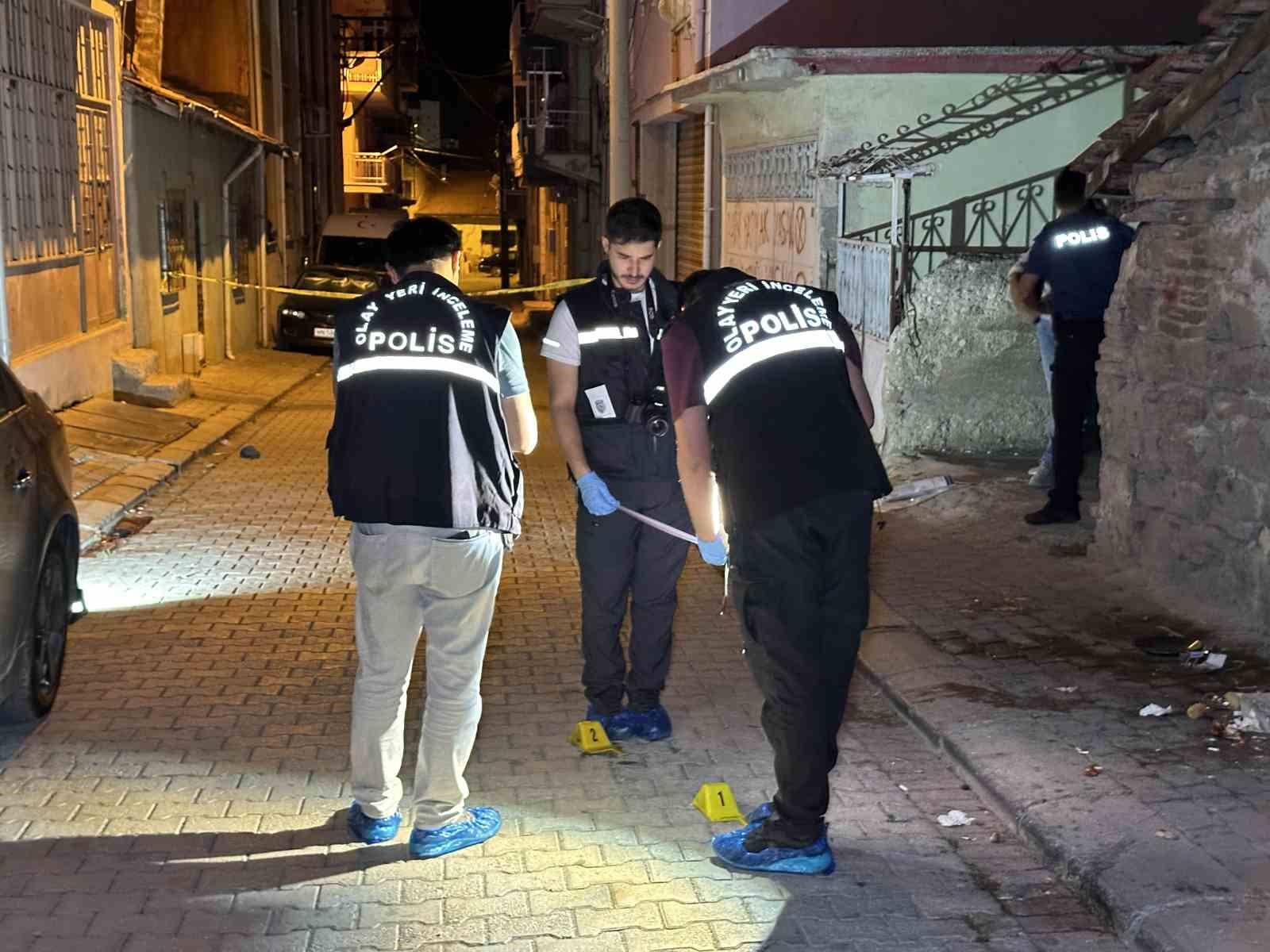 Uşak’ta bıçaklı ve pompalı tüfekli kavga: 1 ağır yaralı