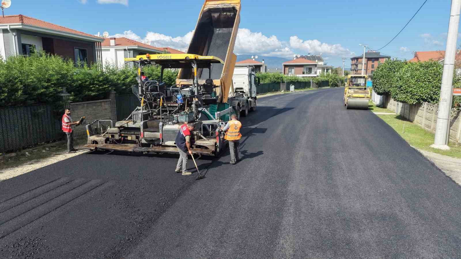 Düzce'de hafta sonu asfalt mesaisi