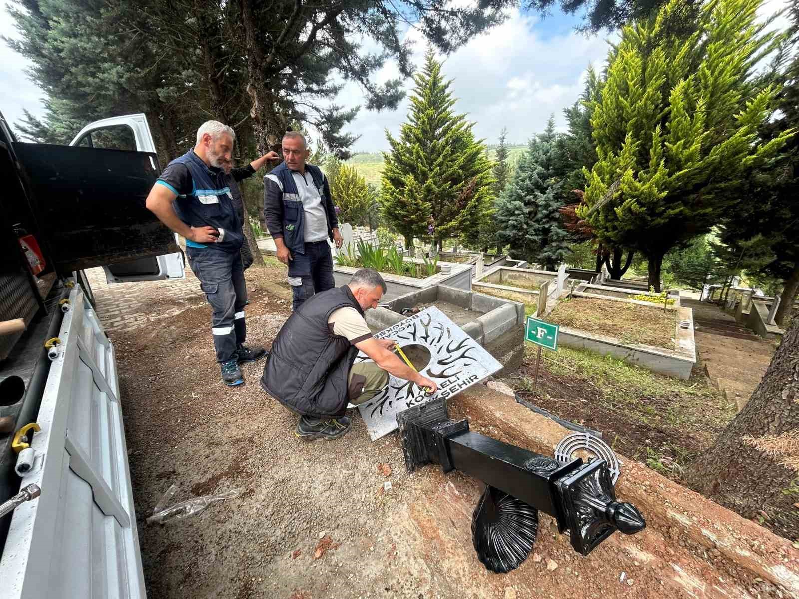 KOCAELİ GENELİNDEKİ MEZARLIKLARDA VATANDAŞLARIN KABİR ZİYARETLERİ SIRASINDA SU İHTİYACINI KARŞILAYABİLMESİ İÇİN ÇEŞME MONTAJI, SU HATTI YENİLEME VE ALTYAPI ONARIM ÇALIŞMALARI GERÇEKLEŞTİRİLİYOR.