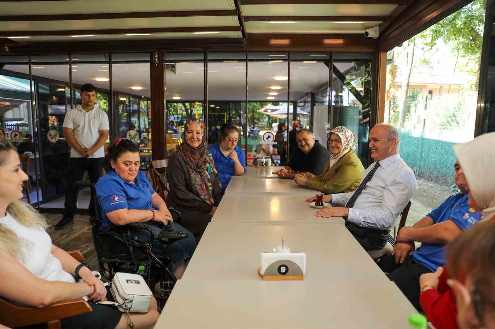 Ünlü televizyon programcısı İkbal Gürpınar Düzce'de