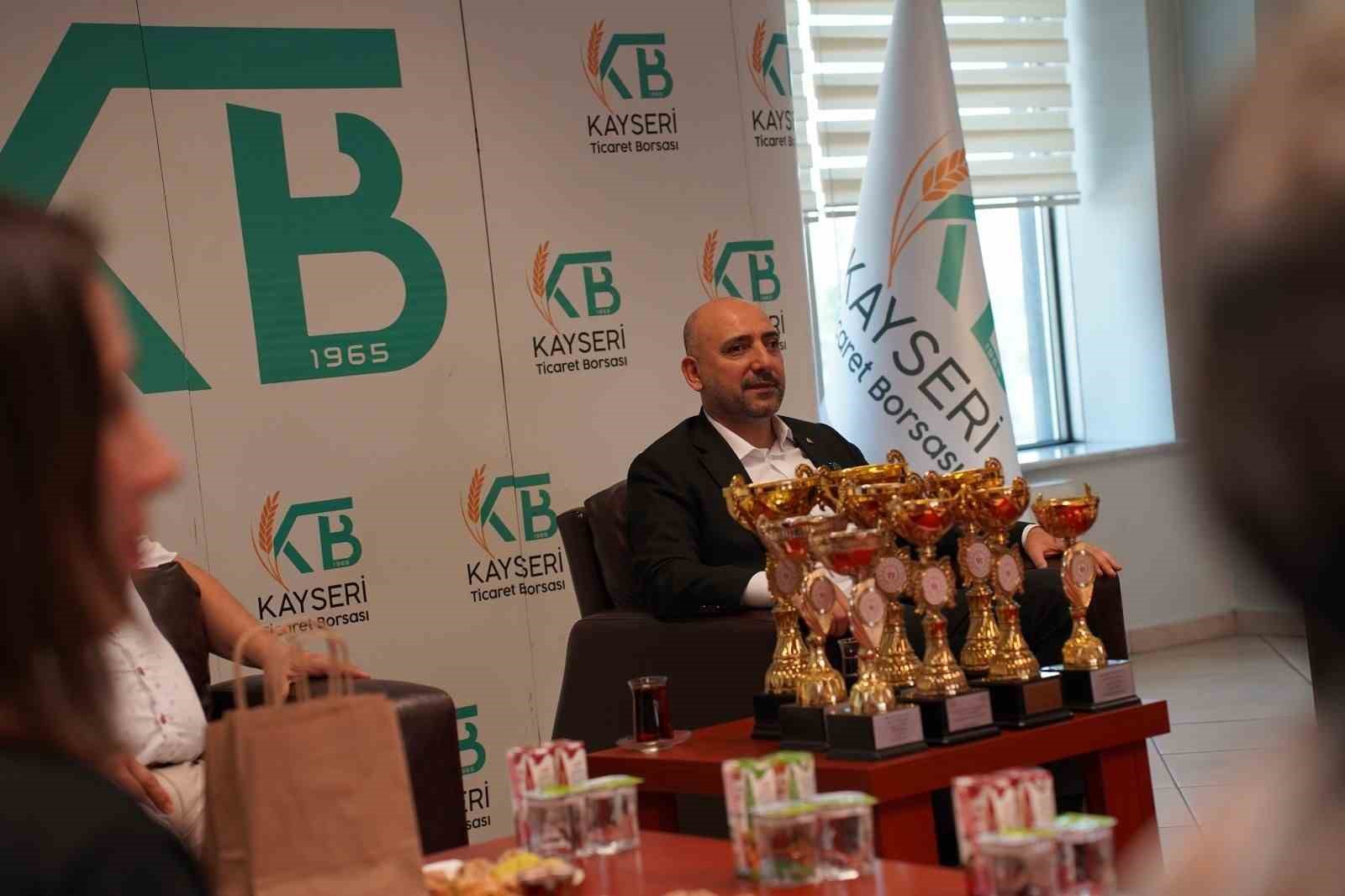 KTB ERVA Spor Okulu sporcularından Başkan Bağlamış'a ziyaret