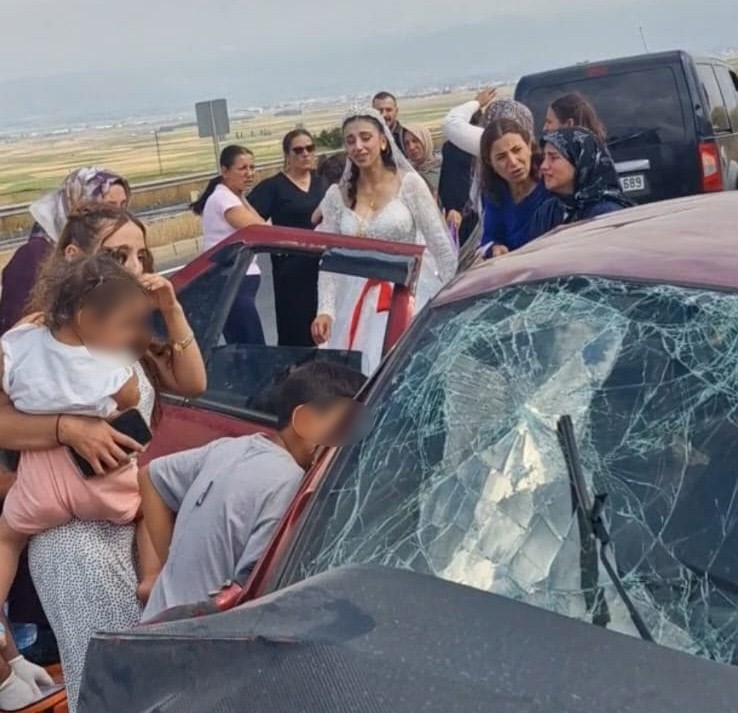 Erzurum’da feci kaza: 2 ölü, 4 yaralı