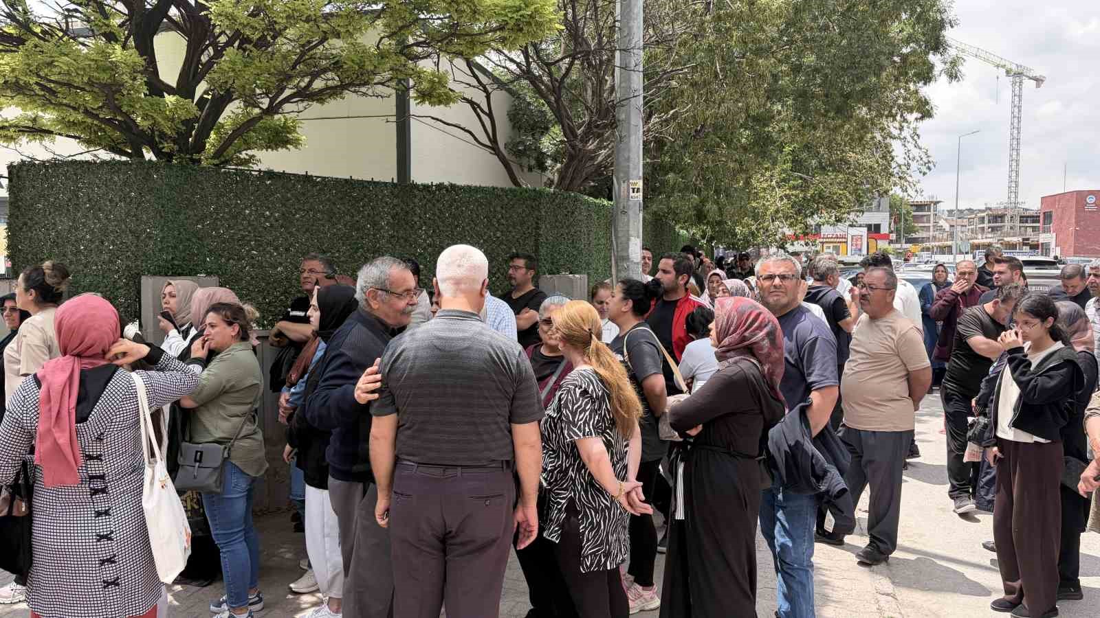 Kayseri’de polis geç kalan adayları sınava yetiştirmek için seferber oldu