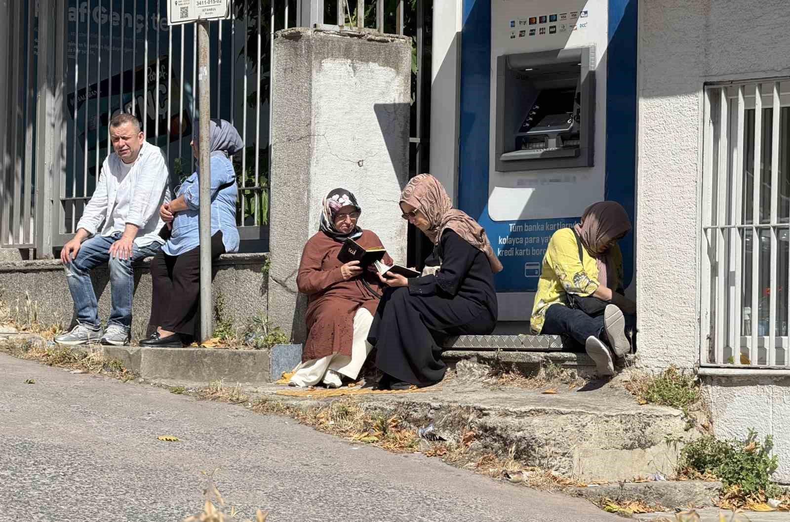 İstanbul’da YKS heyecanı: Adaylar sınava koşarak girdi
