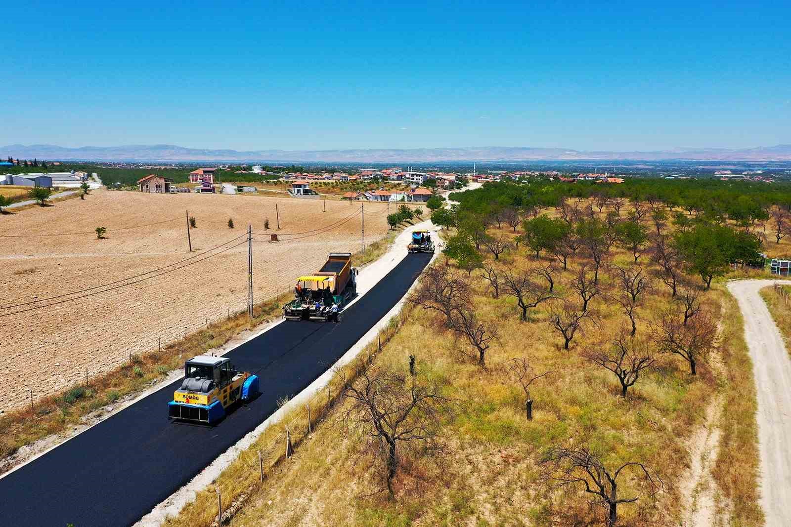 Büyükşehir'de yol çalışmaları aralıksız sürüyor