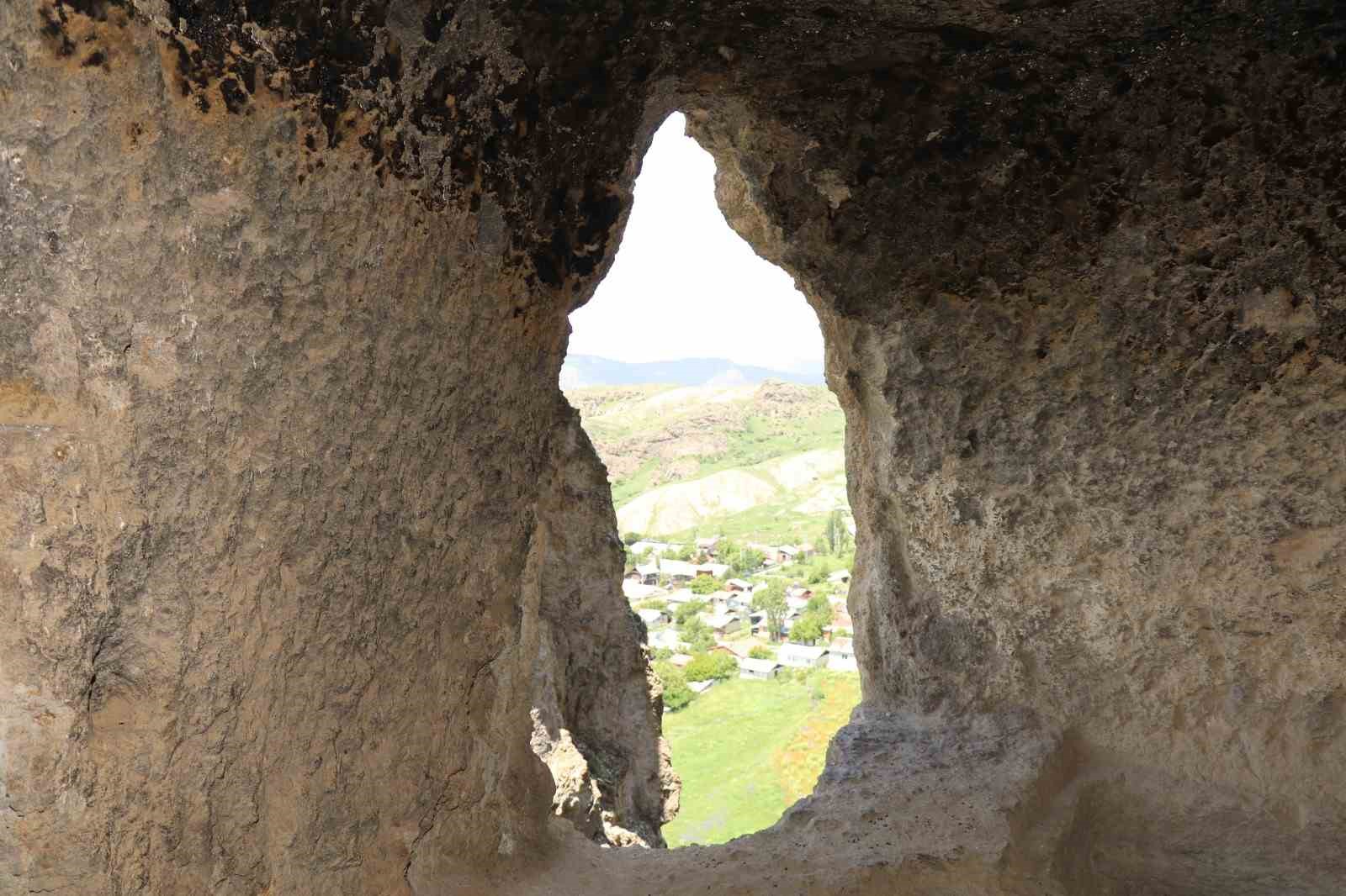 9. yüzyıldan kalan Solomon Kalesi restore edilmeyi bekliyor