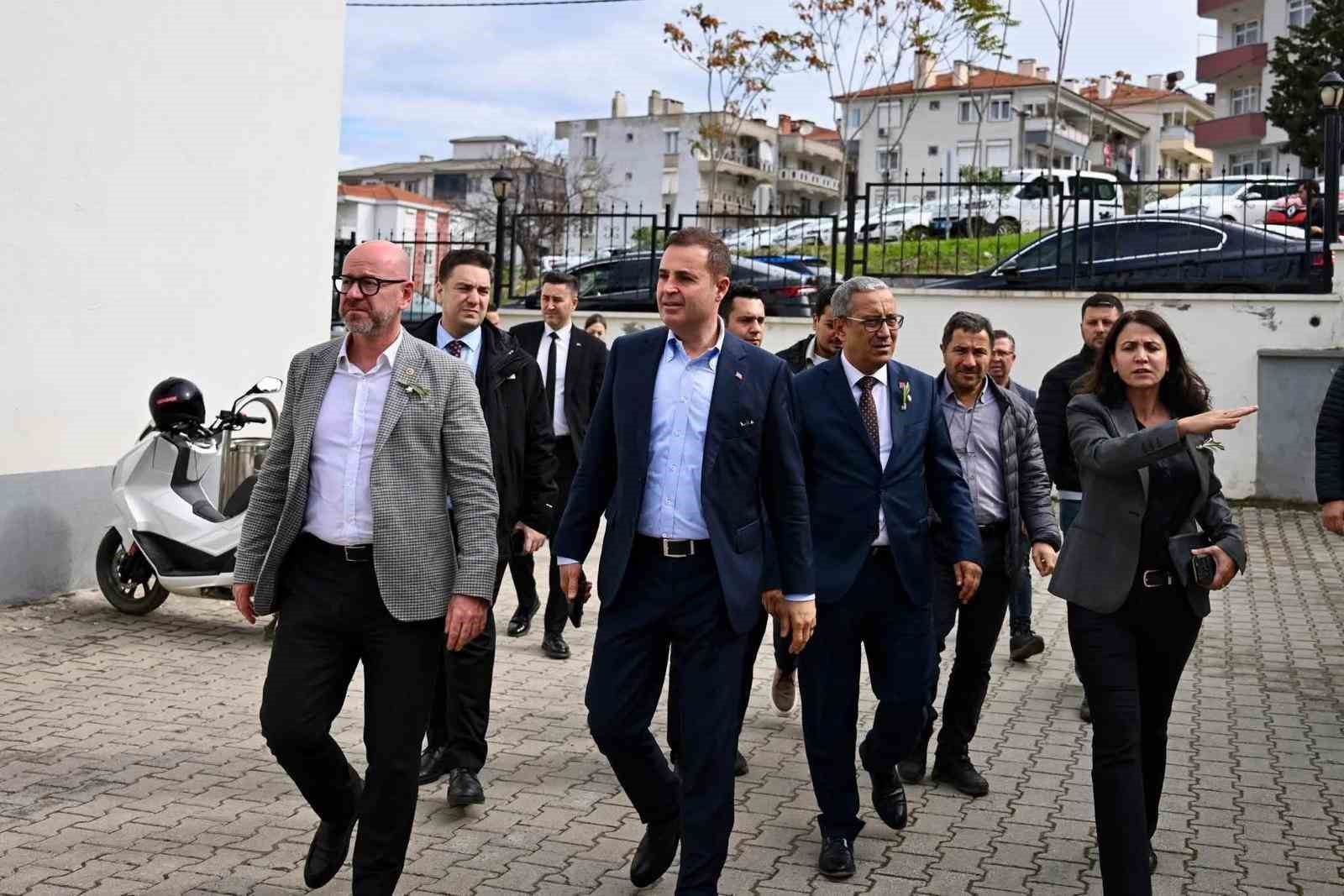 FESTİVAL PROGRAMININ ARDINDAN BASKİ AYVALIK ŞUBE MÜDÜRLÜĞÜ İLE İTFAİYE AMİRLİĞİNİ ZİYARET