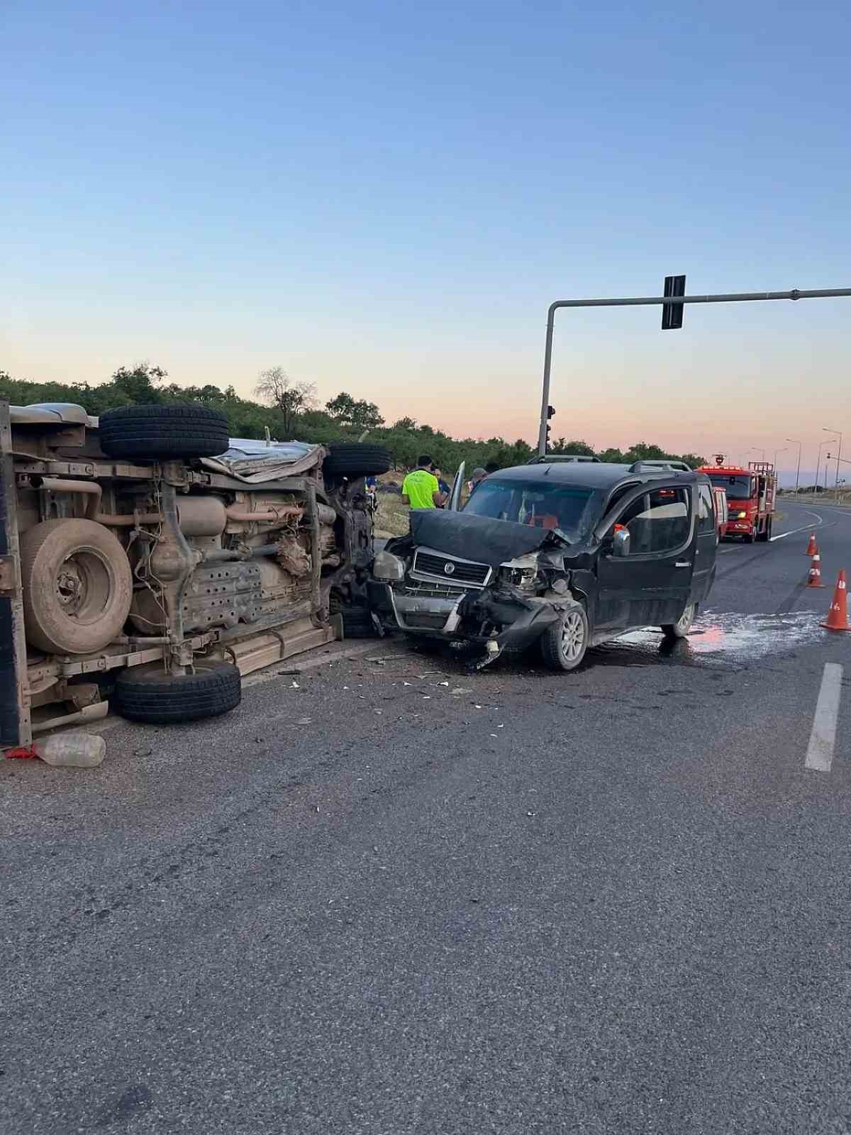 Siirt te araçlar çarpıştı: 2 ağır yaralı