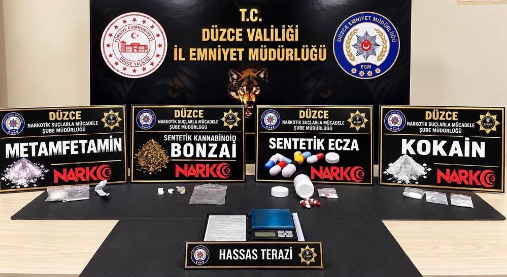 Düzce'de zehir tacirlerine darbe: 40 şüpheliye işlem yapıldı