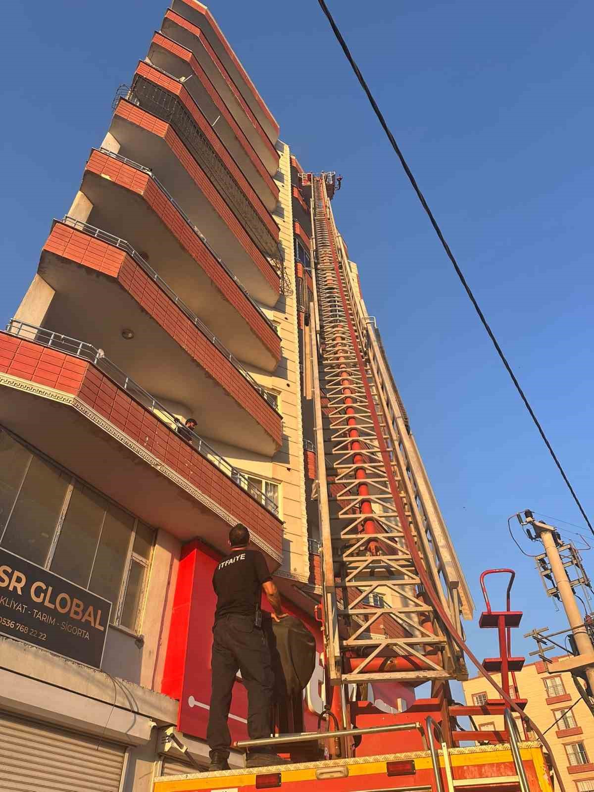 Mardin'de apartman dairesinde çıkan yangın söndürüldü