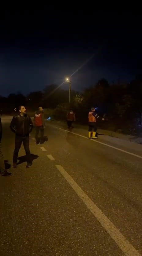 BURSA’NIN İNEGÖL İLÇESİNDE 4 GÜNDÜR KENDİSİNDEN HABER ALINAMAYAN 33 YAŞINDAKİ EMRAH GEDİK’İ BULMAK İÇİN ARAMA ÇALIŞMALARI DEVAM EDİYOR.