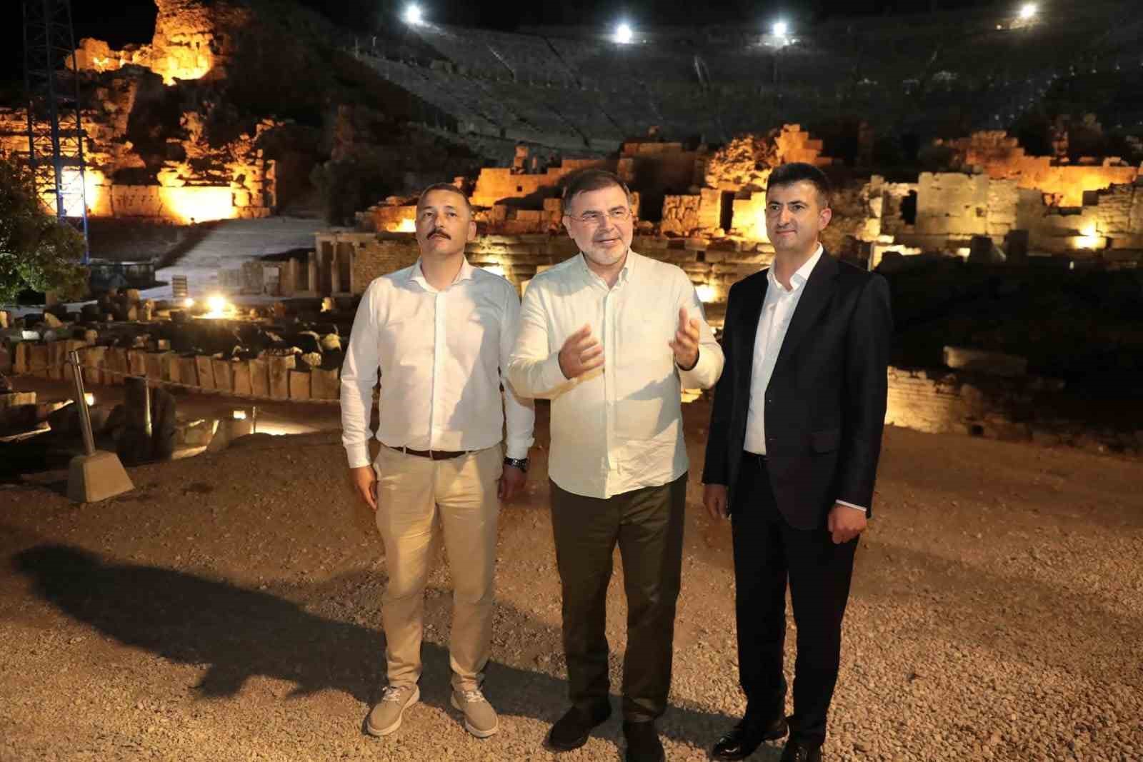 AK Partili Saygılı, Efes'teki gece müzeciliğinin turizme katkısına dikkat çekti
