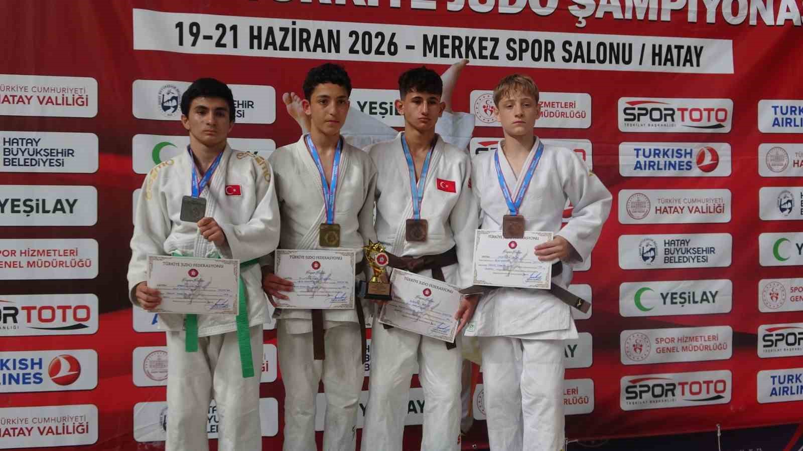 Hatay’da 67 ilden gelen 917 genç judocu minderde ter dökecek