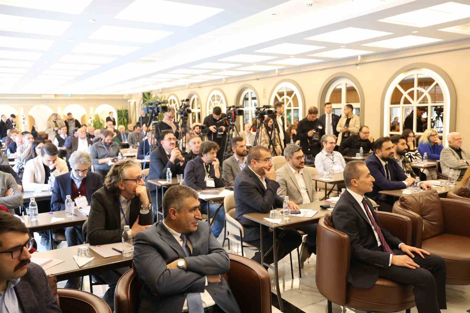 NEVŞEHİR'İN ÜRGÜP İLÇESİNDE BULUNAN DİNLER OTELDE DÜZENLENEN LİBERAL DÜŞÜNCE KONGRESİ'NE MİLLİ EĞİTİM BAKANI YUSUF TEKİN, NEVŞEHİR VALİSİ HÜSEYİN KÖK, AK PARTİ GENEL BAŞKAN YARDIMCISI HÜSEYİN YAYMAN, NEVŞEHİR HACI BEKTAŞ VELİ ÜNİVERSİTESİ REKTÖRÜ SEMİH AKTEKİN VE ÇOK SAYIDA AKADEMİSYEN KATILDI.