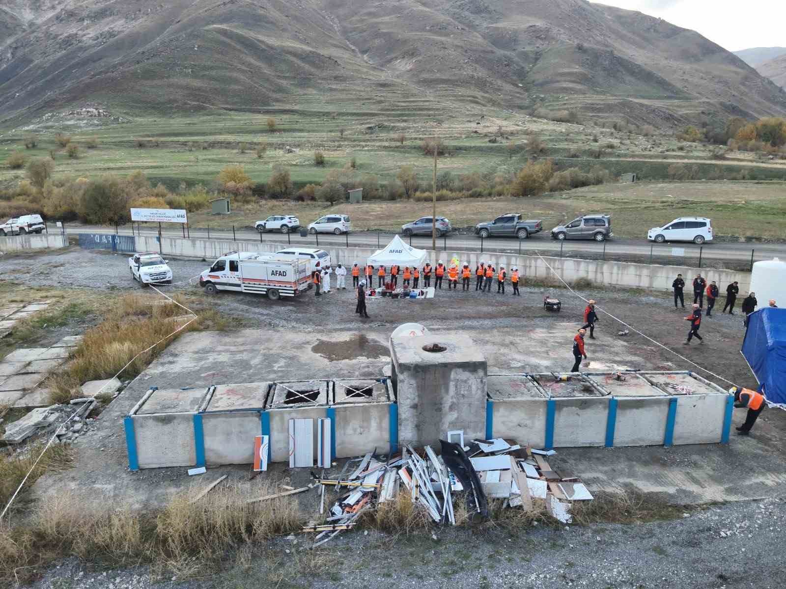 HAKKÂRİ AFAD OTLUCA EĞİTİM ALANI’NDA CİSAD EKİBİNE YÖNELİK HAFİF SEVİYE KENTSEL ARAMA VE KURTARMA AKREDİTASYON EĞİTİMİ DÜZENLENDİ.