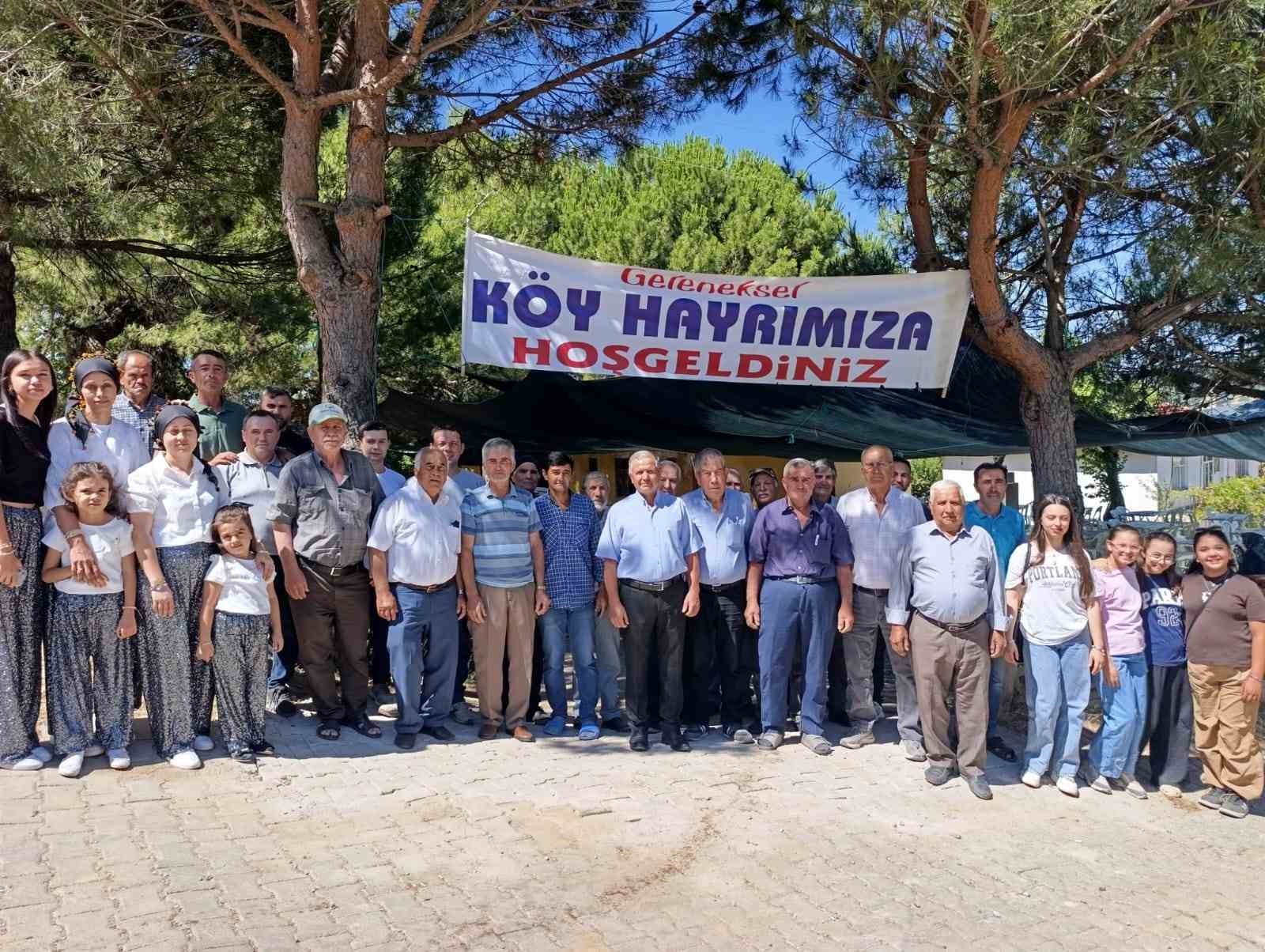 Asırlık gelenek Dutluca'da binlerce kişiyi aynı sofrada buluşturdu