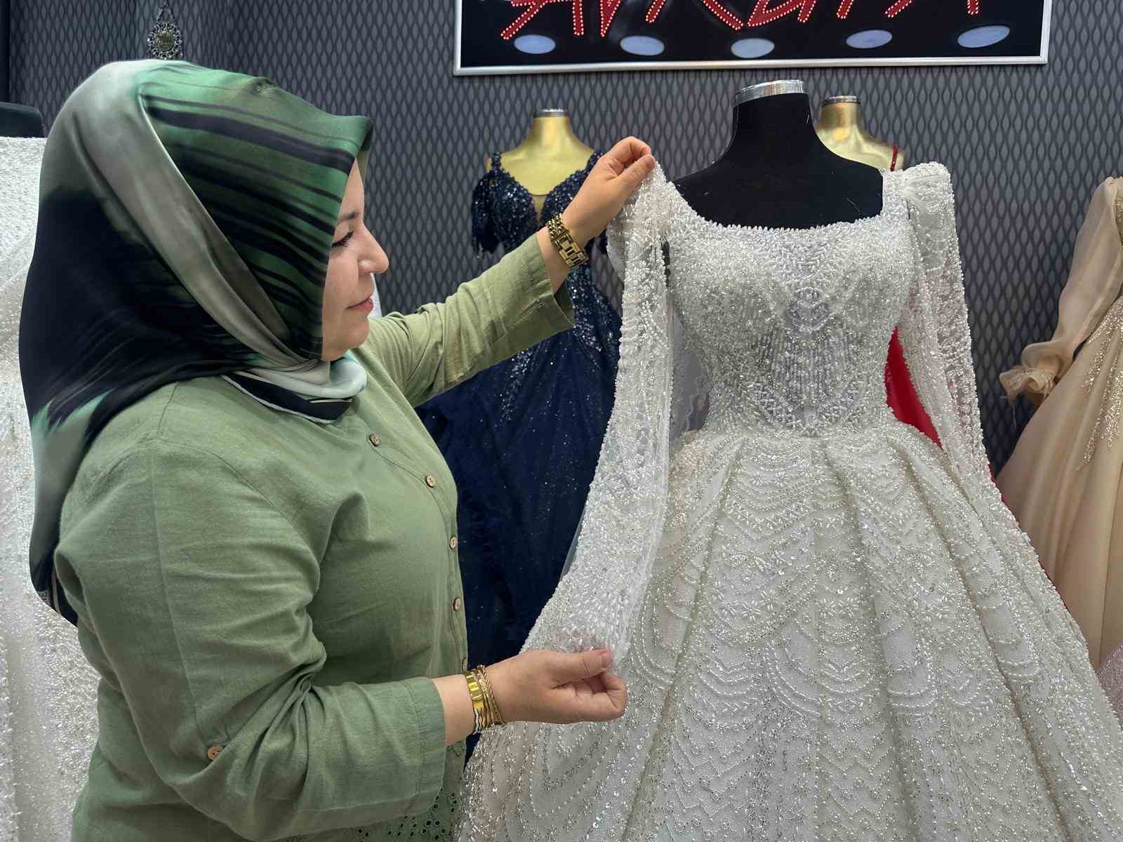 Eskişehir'de düğün sezonu hareketlendi: Gelinlikte bu modeller zirvede