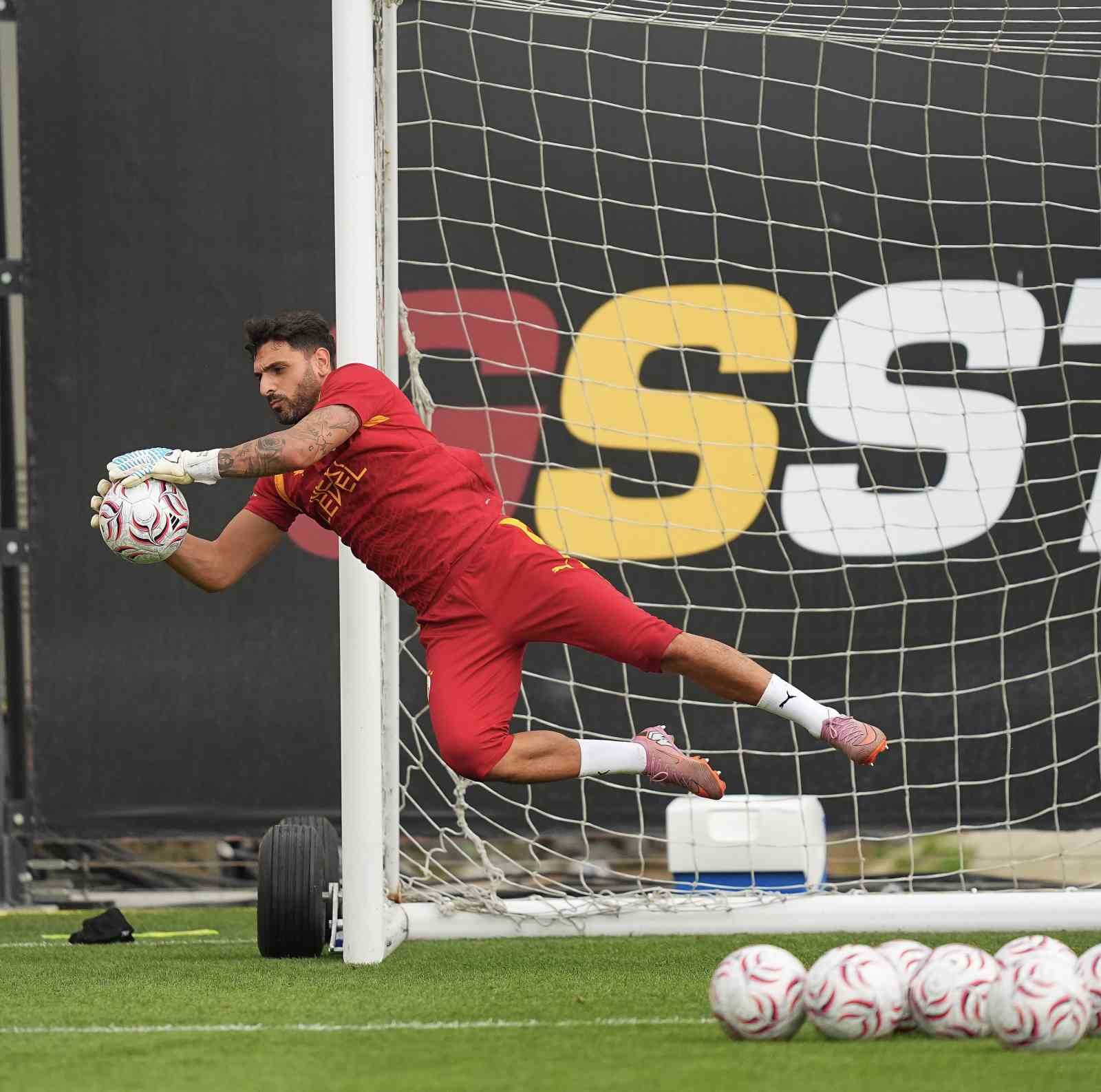 Galatasaray'da yeni sezon hazırlıkları devam etti