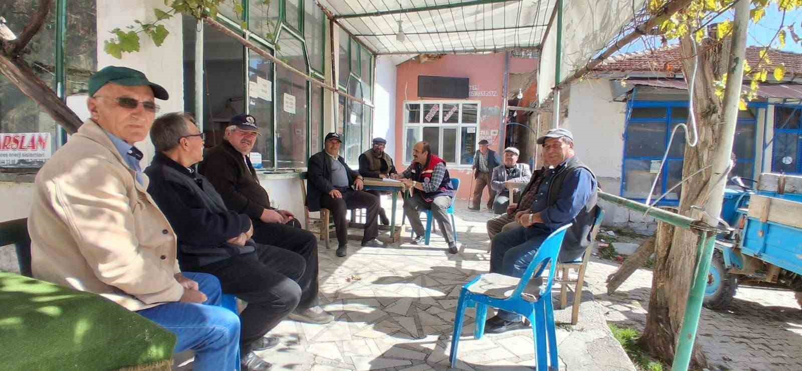 AFYONKARAHİSAR İL TARIM VE ORMAN MÜDÜRLÜĞÜ TARAFINDAN, ÜRETİCİLERLE BİR ARAYA GELMEK VE TARIMSAL ÜRETİMDE KARŞILAŞILAN SORUNLARA ÇÖZÜM ÜRETMEK AMACIYLA YÜRÜTÜLEN ‘CUMA BULUŞMALARI’ DEVAM EDİYOR.