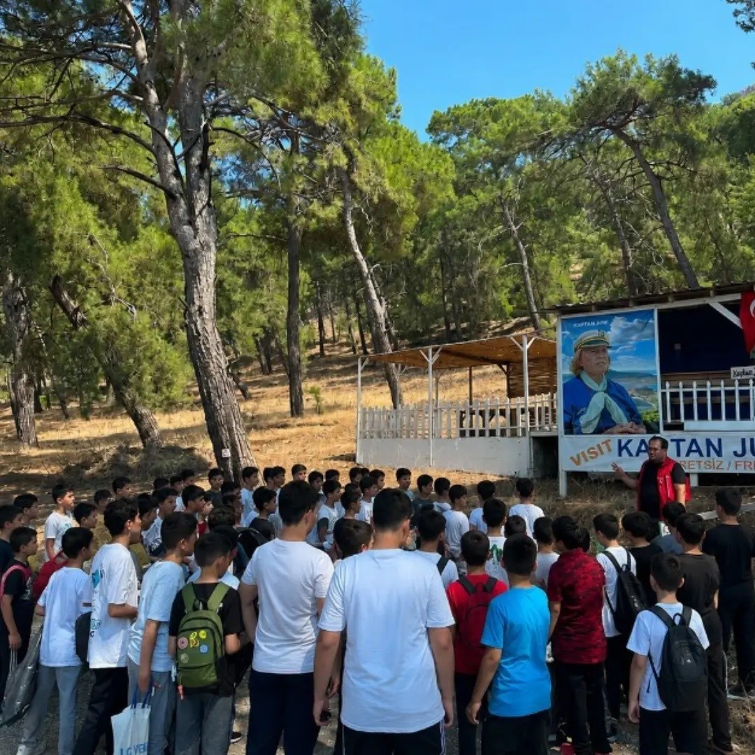 Doğayı koruyor, geleceğe umut oluyorlar gençler Dalyan'ı atıklardan temizledi