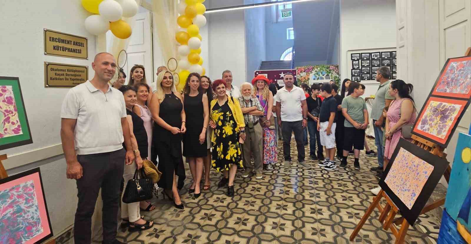 İzmir'in tarihi okuluna hayırsever ve gönüllü desteğiyle modern kütüphane