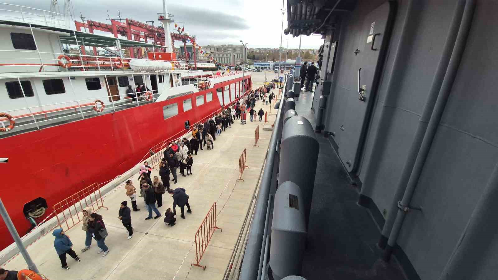 TEKİRDAĞ’DA CUMHURİYET BAYRAMI KAPSAMINDA ZİYARETE AÇILAN DENİZ KUVVETLERİ KOMUTANLIĞINA AİT ARAMA KURTARMA GEMİSİ TCG IŞIN, 4 BİN KİŞİYİ AĞIRLADI