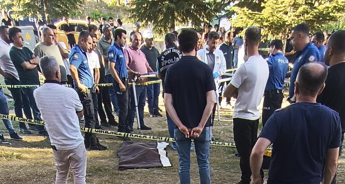 Hakkari'de ambulansın çarptığı çocuk hayatını kaybetti