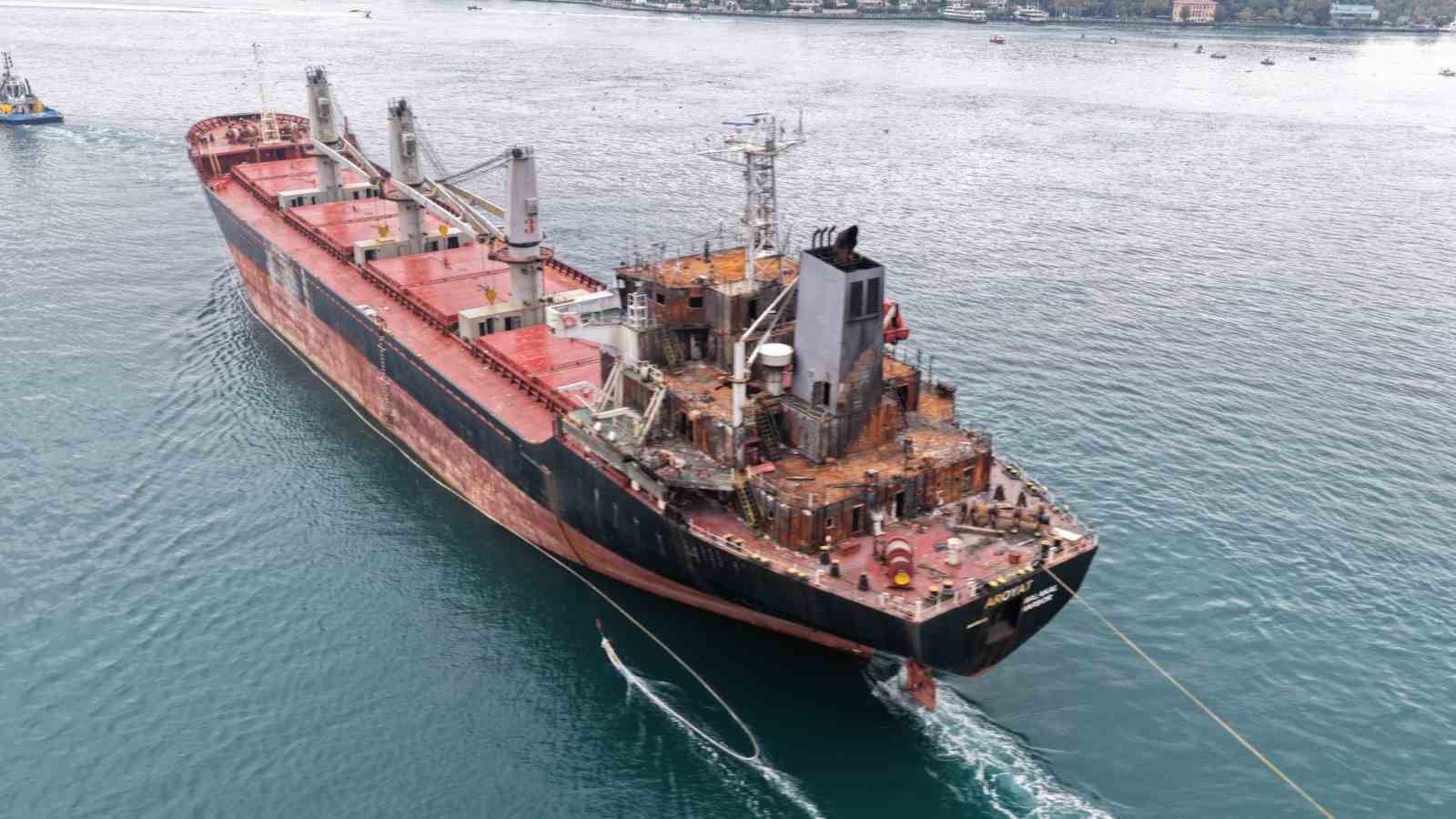 KARADENİZ’DE UKRAYNA’YA AİT İHA TARAFINDAN VURULARAK AĞIR HASAR ALAN PALAU BAYRAKLI, TÜRK İŞLETMESİNDEKİ "MV AROYAT" İSİMLİ DÖKME YÜK GEMİSİ, SÖKÜM İŞLEMLERİ İÇİN İZMİR ALİAĞA’YA GÖTÜRÜLMEK ÜZERE İSTANBUL BOĞAZI’NDAN GEÇTİĞİ SIRADA HAVADAN GÖRÜNTÜLENDİ.