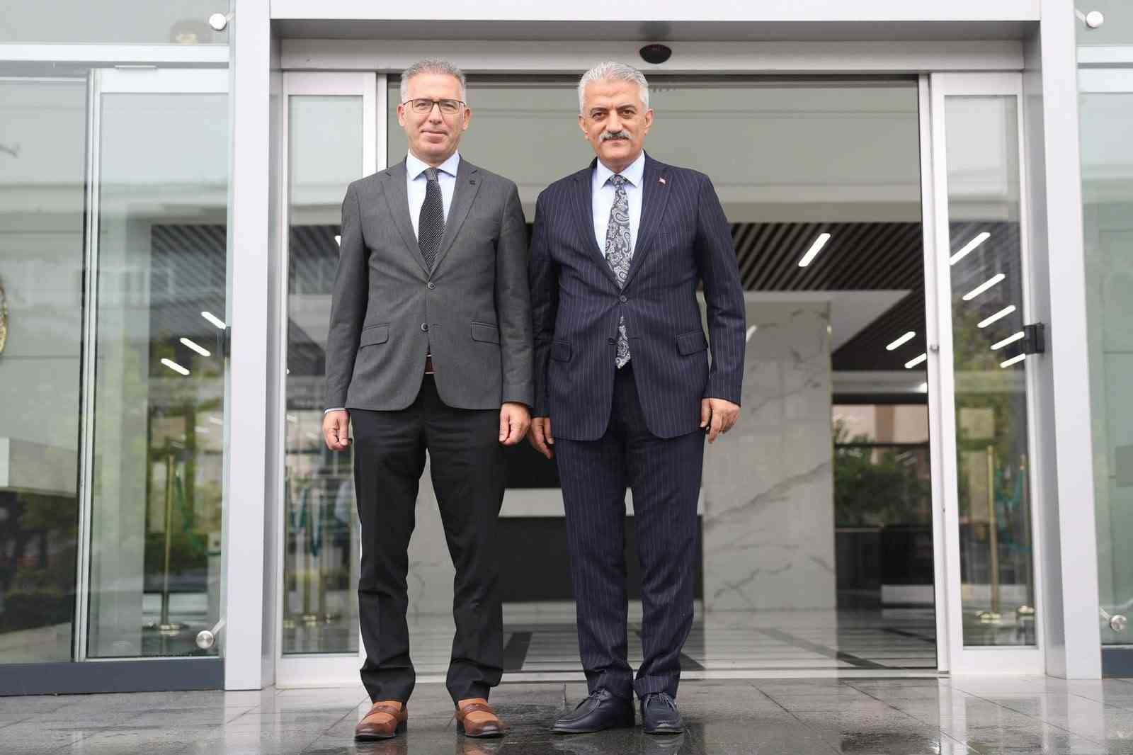 Vali Makas'tan Başsavcı Ünalan'a hayırlı olsun ziyaretinde bulundu