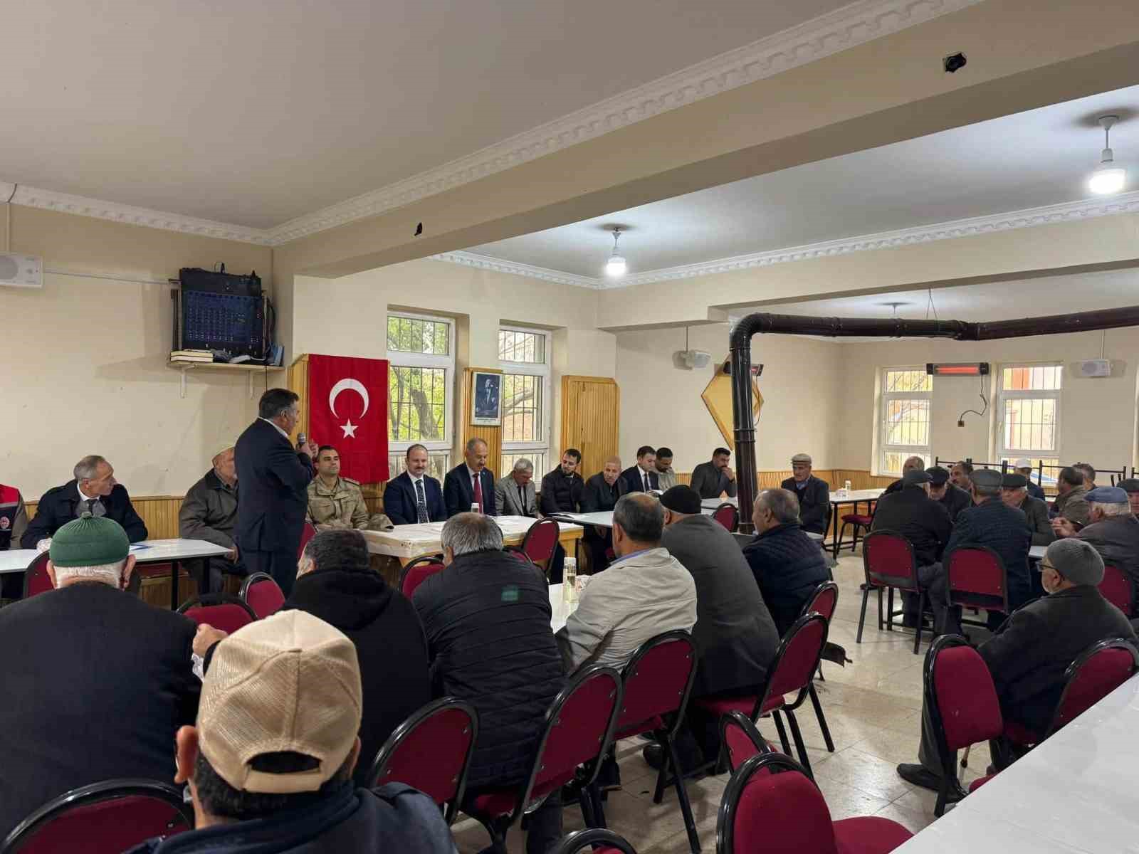 ARPAÇAY KAYMAKAMI GÜVENÇ, ATÇILAR KÖYÜ’NDE VATANDAŞLARIN TALEPLERİNİ DİNLEDİ(KARS-İHA)