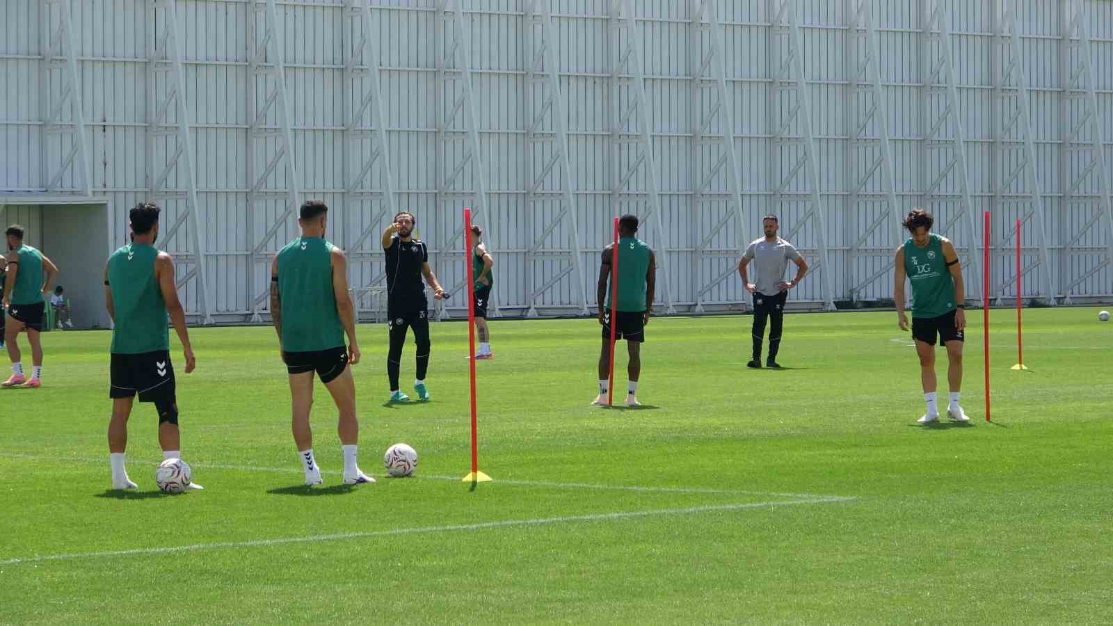 Konyaspor, Fenerbahçe maçı hazırlıklarına devam etti