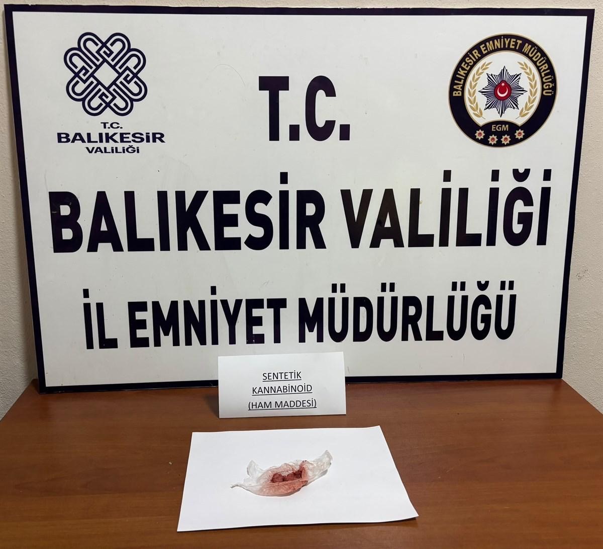 Manyas’ta uyuşturucu operasyonu: 2 şüpheli gözaltına alındı