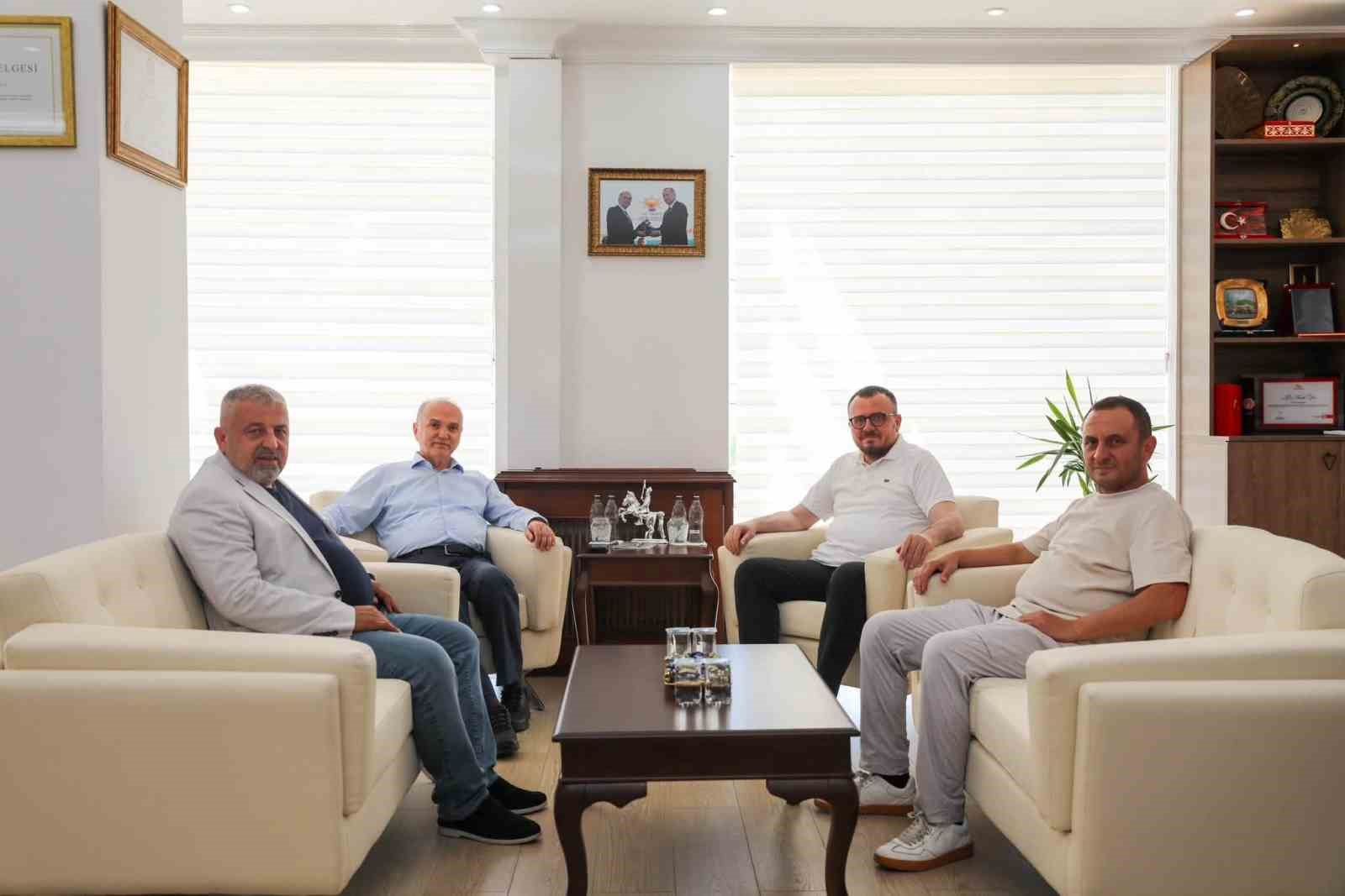 Başkan Faruk Özlü'ye anlamlı ziyaret