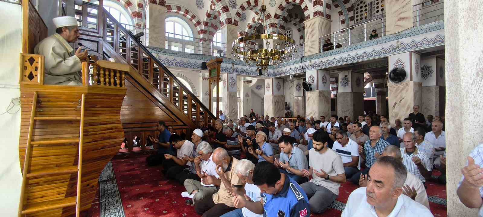Anamur'da 15 Temmuz şehitleri mevlit ve hatimlerle anıldı