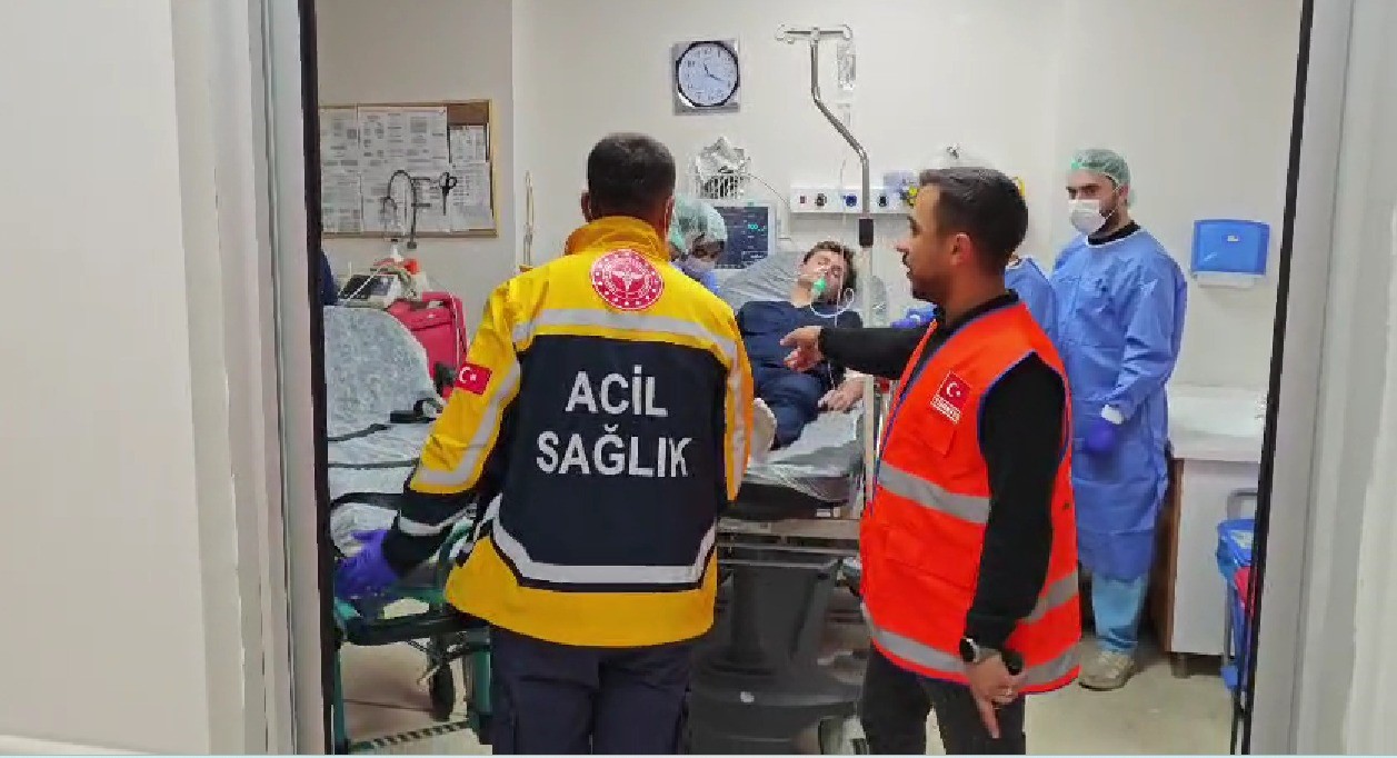 ADIYAMAN’IN GÖLBAŞI DEVLET HASTANESİ’NDE GERÇEKLEŞTİRİLEN HASTANE AFET PLANI (HAP) TATBİKATINDA, TOPLU ZEHİRLENME SENARYOSU ÜZERİNDEN MOR KOD ALARMI DEVREYE SOKULDU.