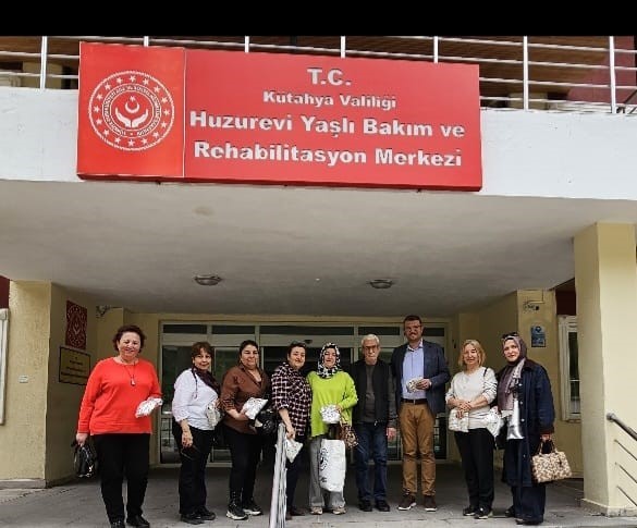 Kütahyalı kadınlardan huzurevine anlamlı dayanışma