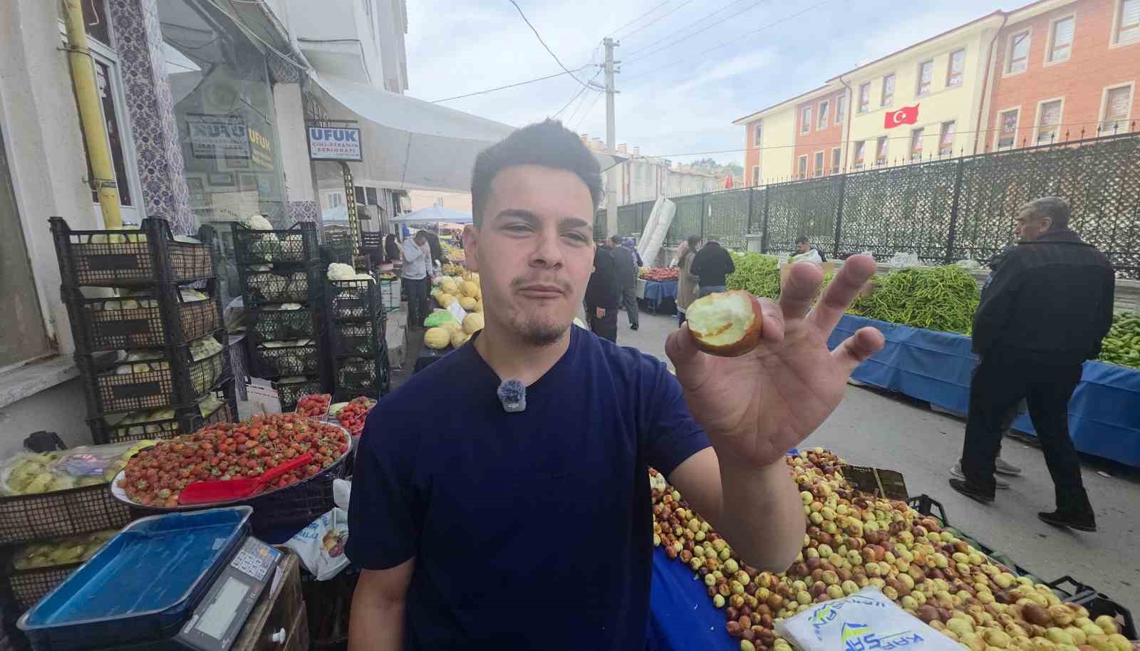 Kütahya pazarında 'doktor hünnap' ilgi görüyor