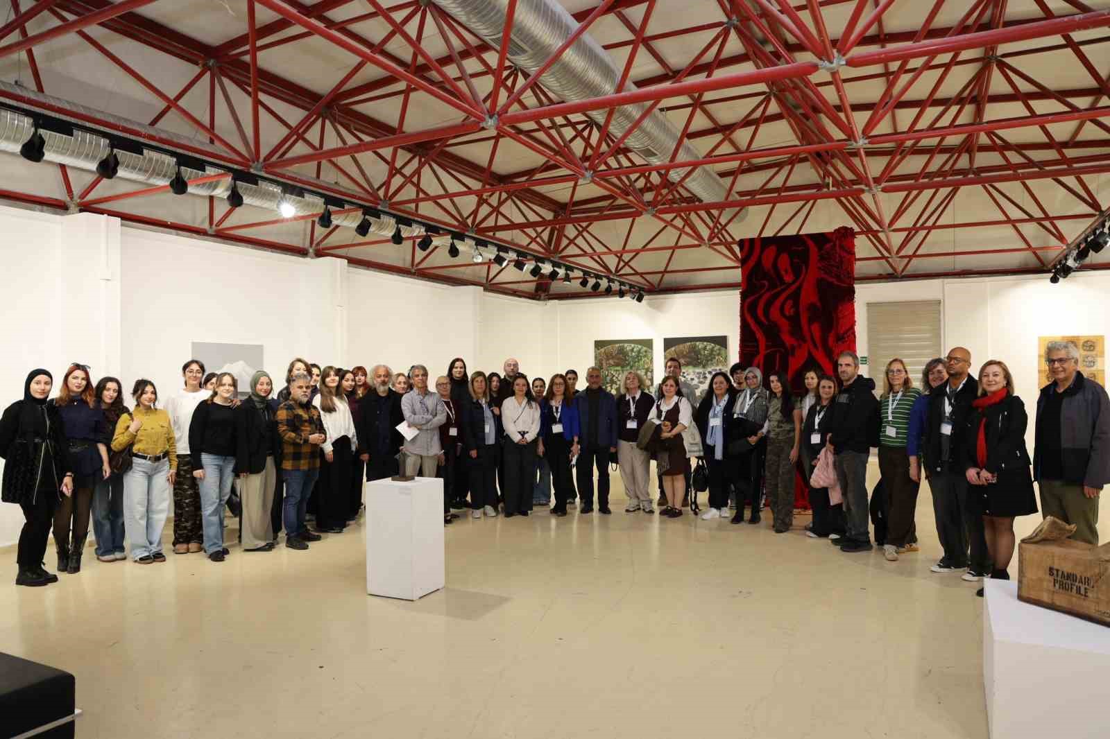 Düzce Üniversitesi'nde değişen manzara sergisi açıldı