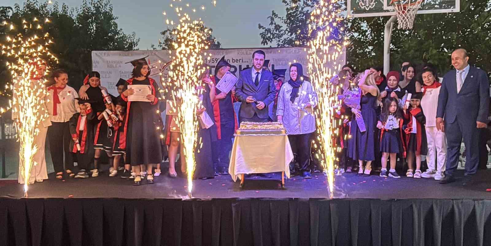 Gaziantep’in yeni eğitim merkezinde mezuniyet heyecanı