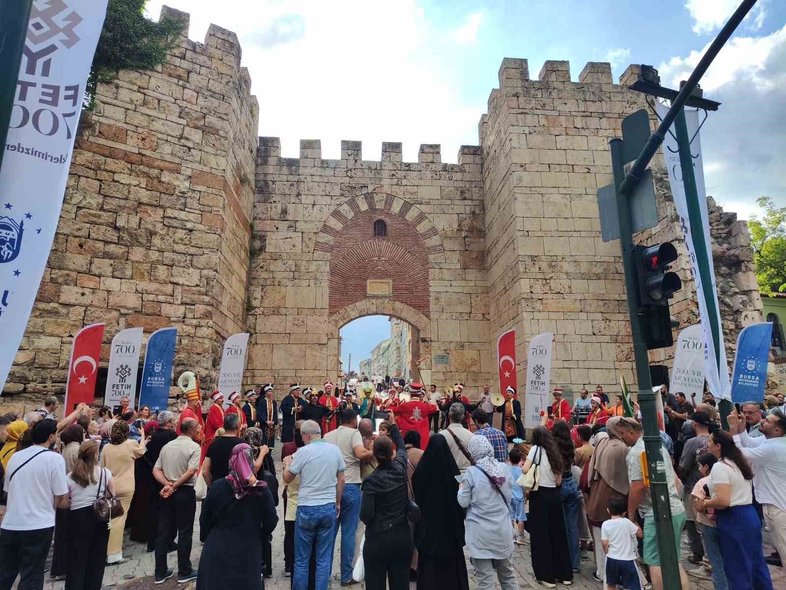 Fethin 700. yılında mehter sesleri Saltanat Kapı’dan yükseldi