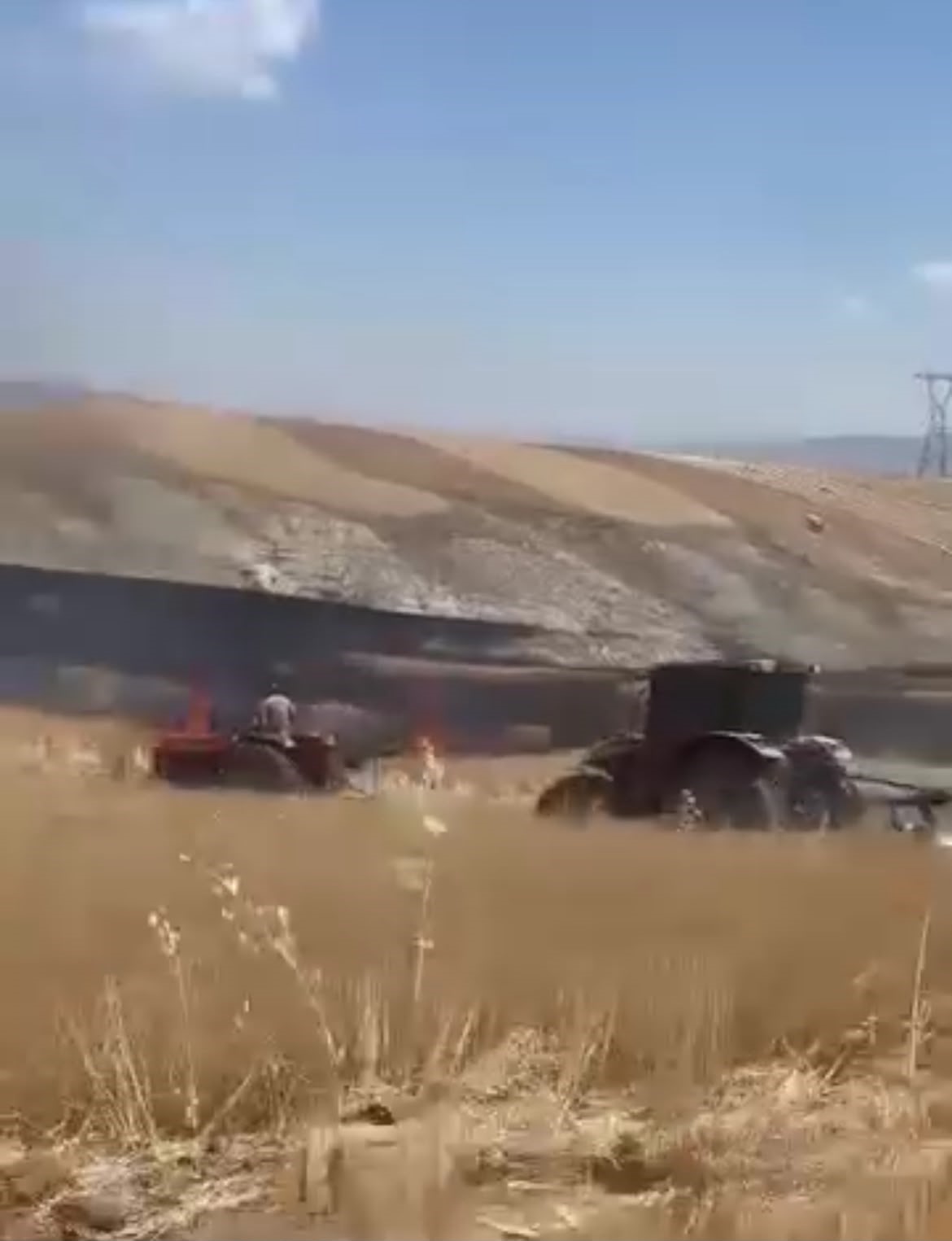 Ankara'da ekili arazide yangın
