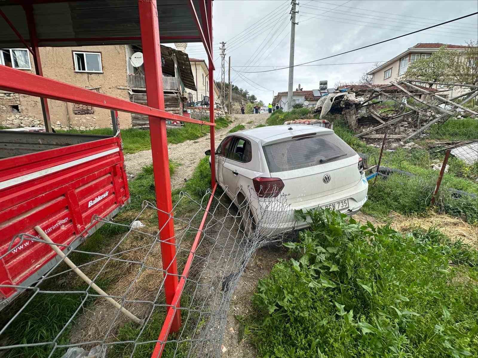 Bilecik'te park halindeki aracın bir anda hareket etti!