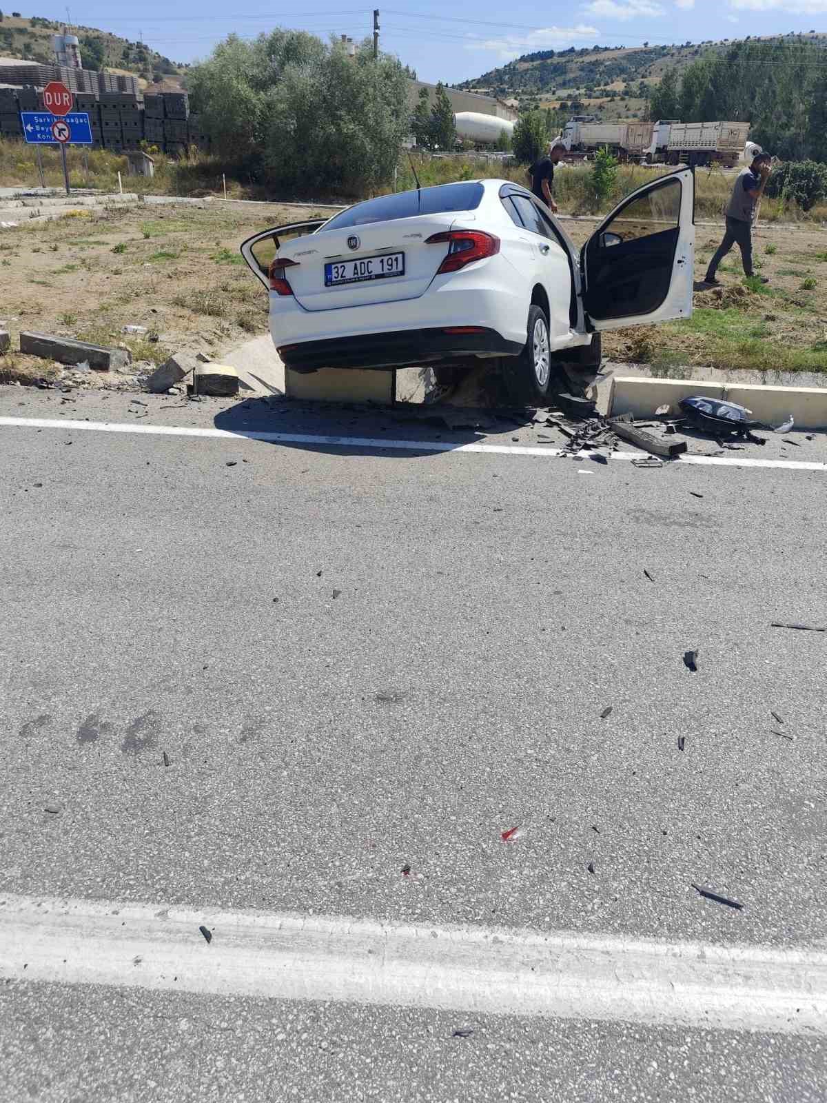 Isparta'da trafik kazası ucuz atlatıldı