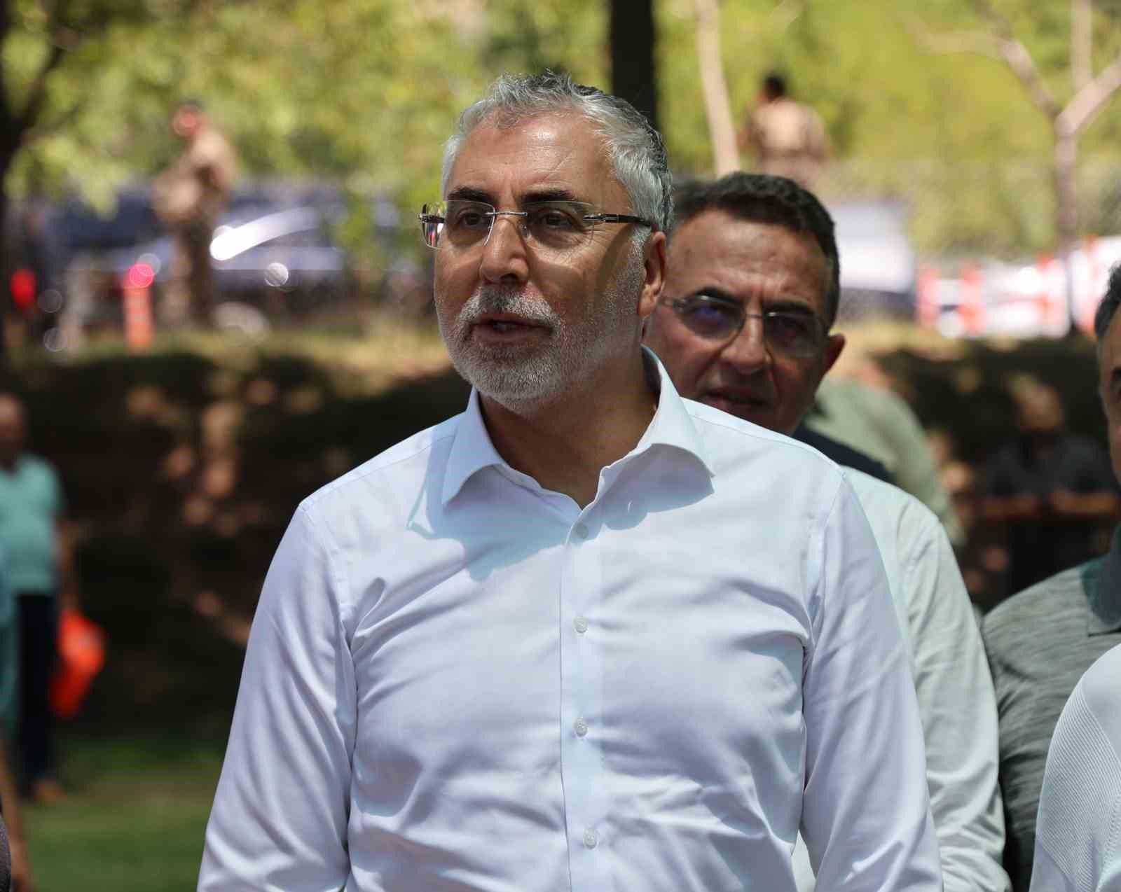Çalışma ve Sosyal Güvenlik Bakanı Işıkhan: 'İşgücü Uyum Programı kapsamında tüm kamu kurum ve kuruluşlarımıza desteklerimiz oluyor'
