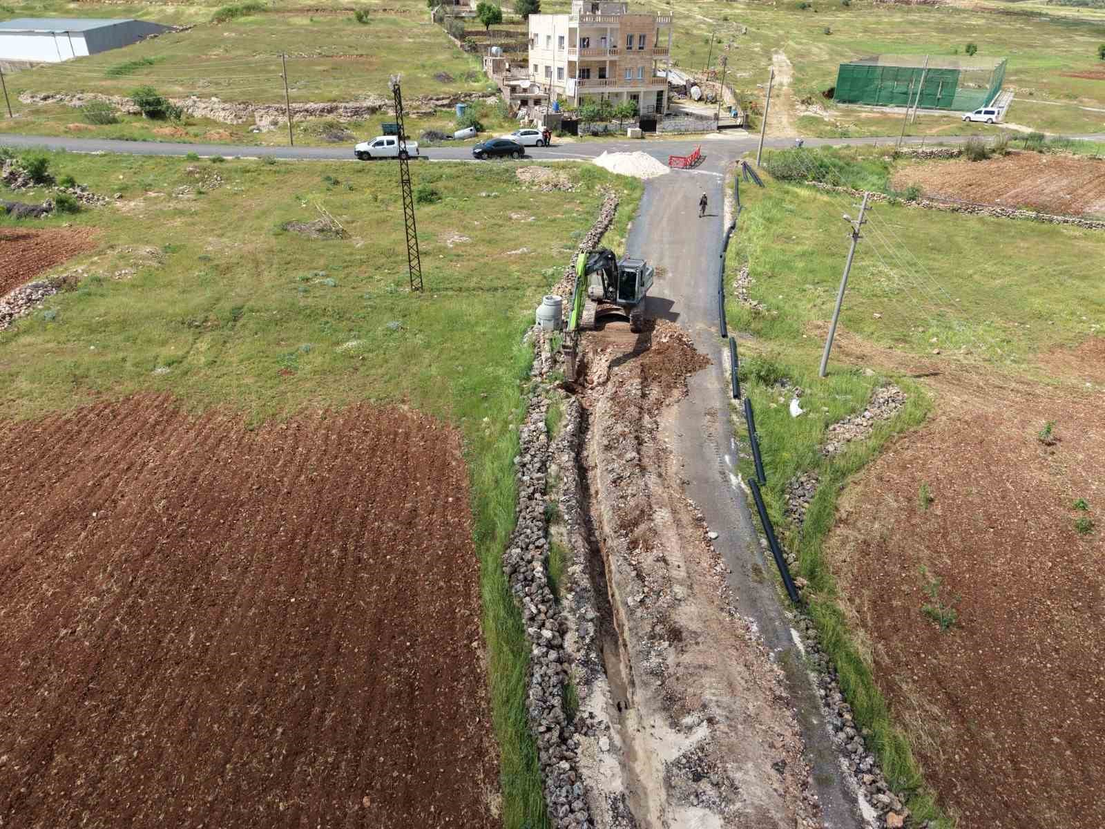 Mardin’de bir mahallede daha atık su döşeme çalışmalarını tamamladı