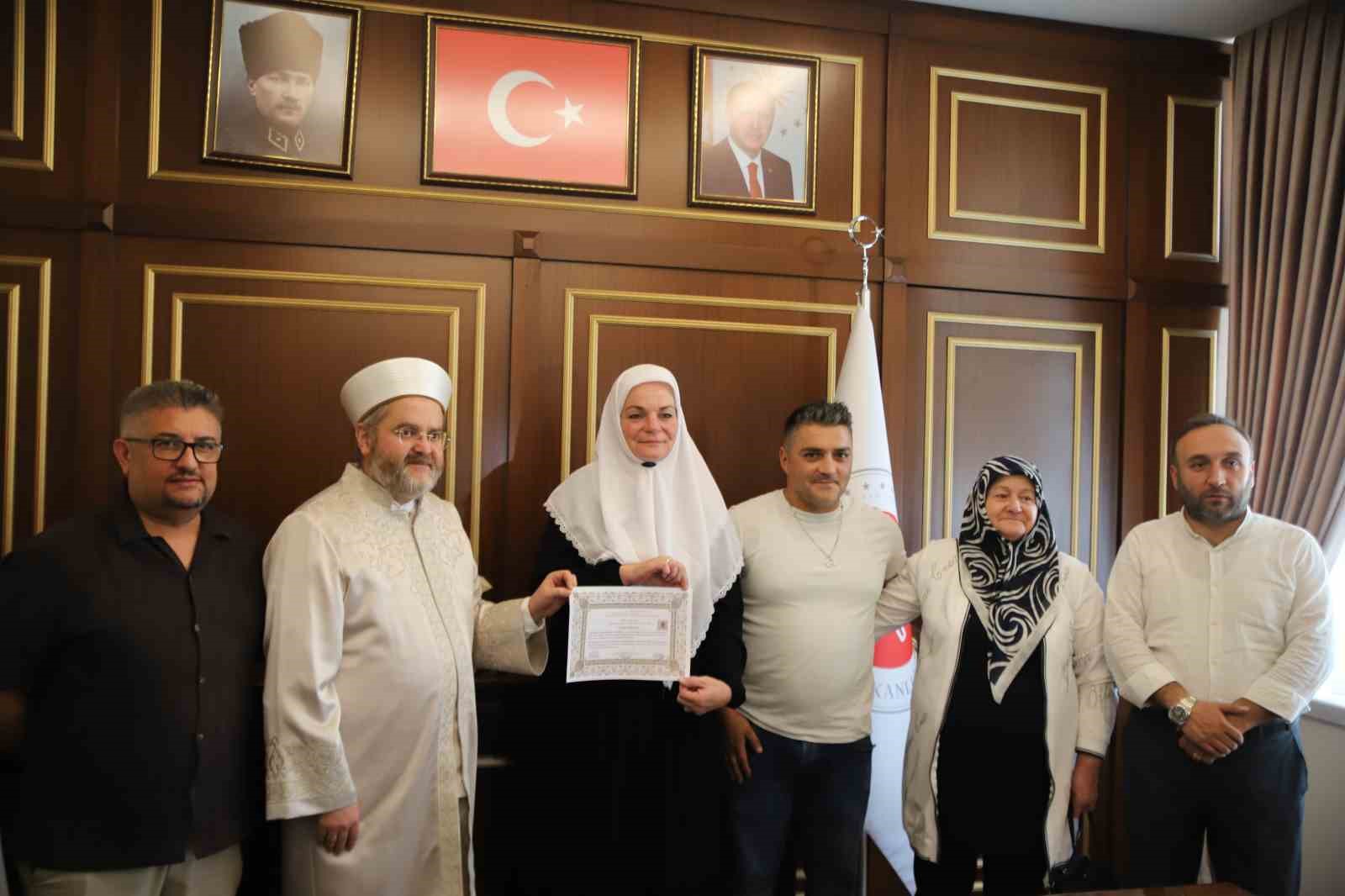 Sultan 2. Abdülhamid’in hayatı ve kişiliğinden etkilenen Alman kadın Müslüman oldu